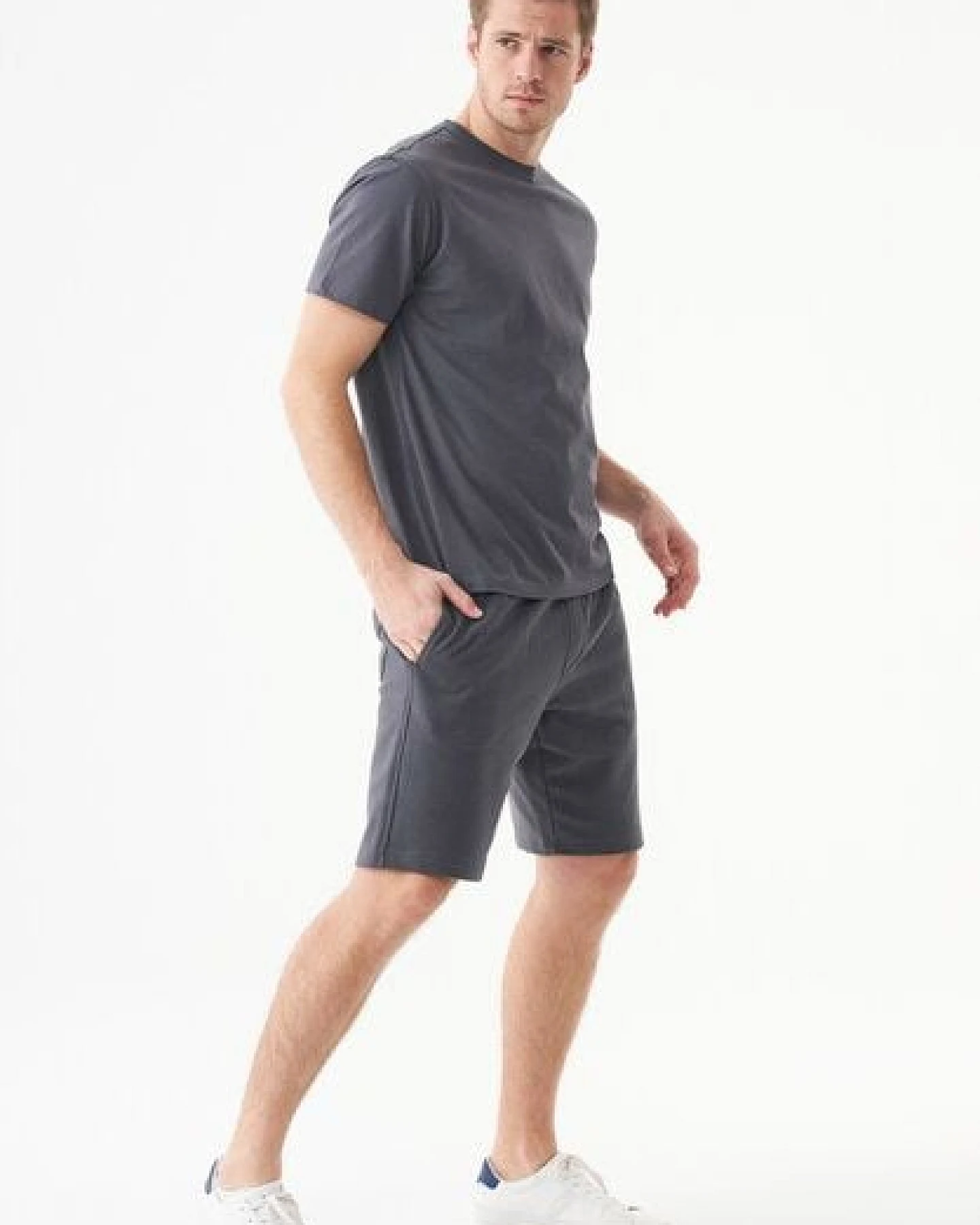 ORGANICATION ESSENTIALS-SHADI- Shorts aus Bio-Baumwolle – Ansicht 2