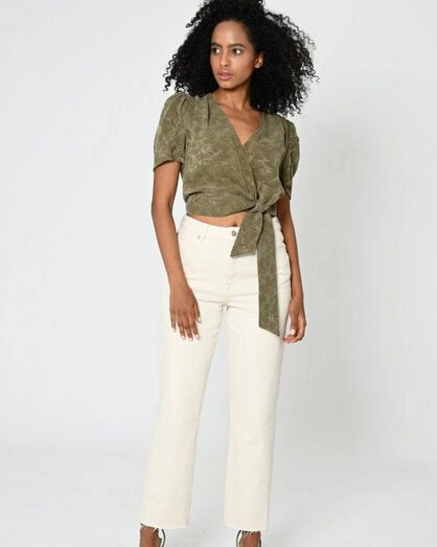 Lovjoi Blouse SILURI Wickelbluse mit Puffärmeln und Schleife – Ansicht 4