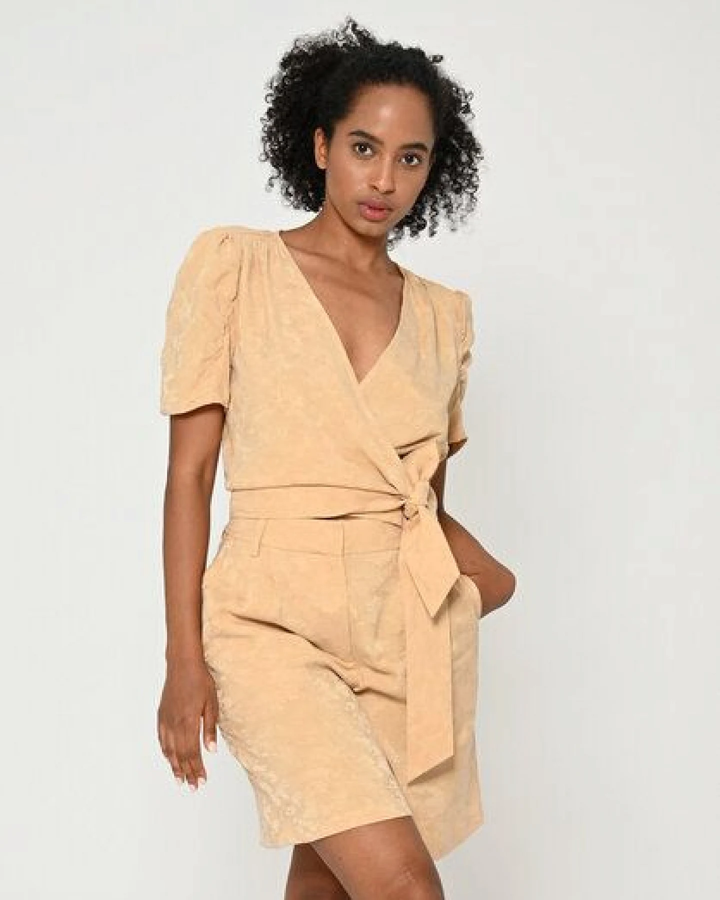 Lovjoi Blouse SILURI Wickelbluse mit Puffärmeln und Schleife – Ansicht 2