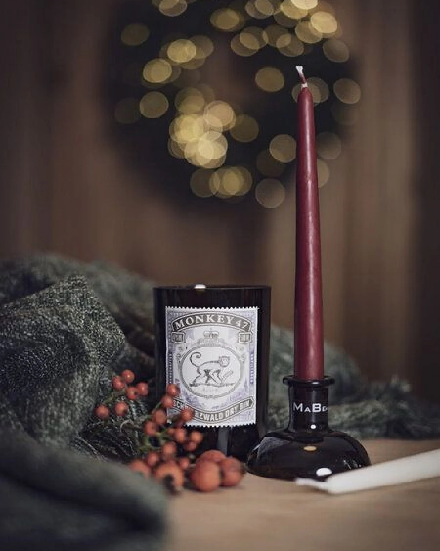 MaBe Set Kerzenständer & Vase - handgefertigtes Upcycling aus der Ginflasche mit dem Affen – Ansicht 3