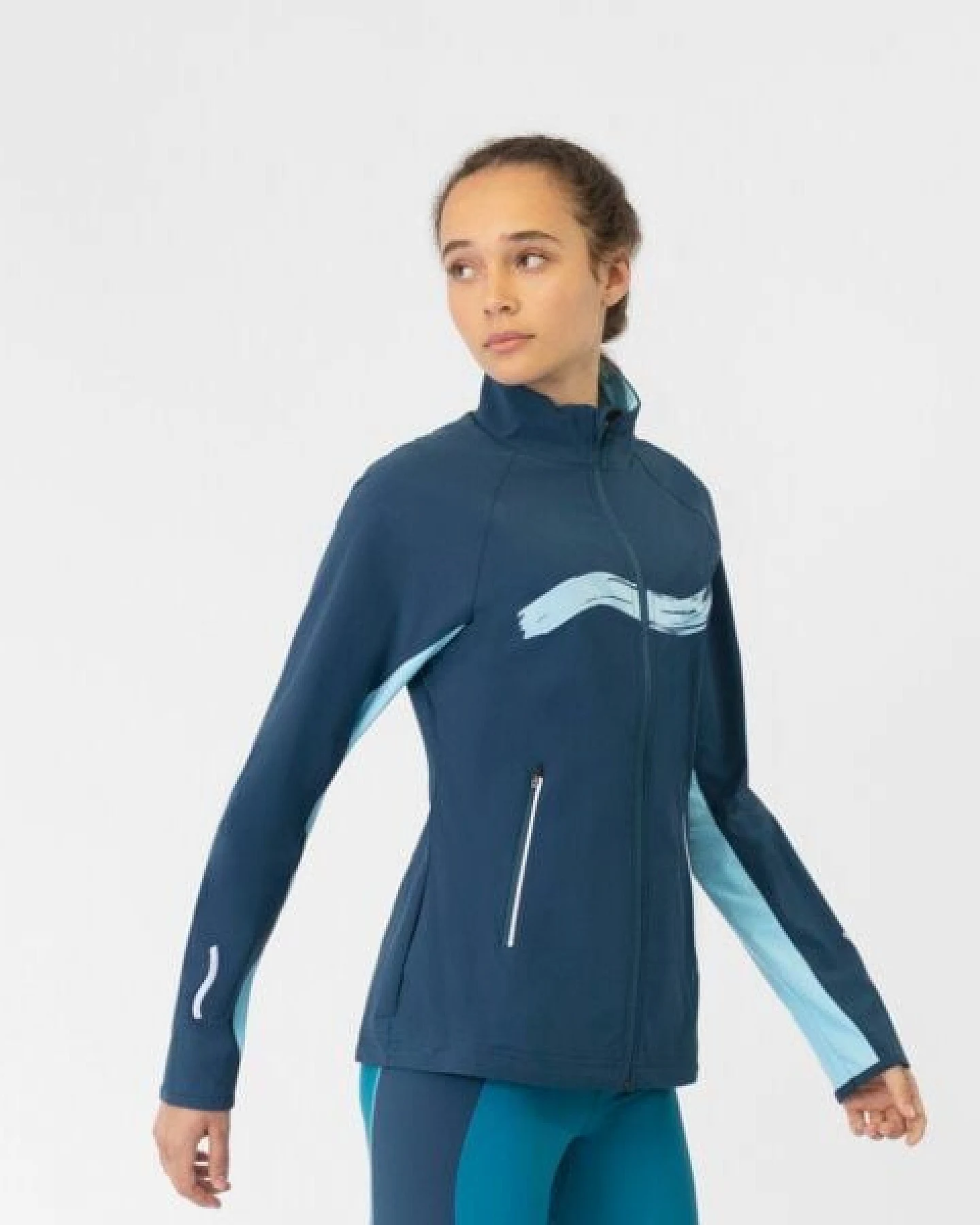 TAO Sportswear Atmungsaktive Damen Laufjacke ASTA mit UV-Schutz und Handysicherung – Ansicht 2