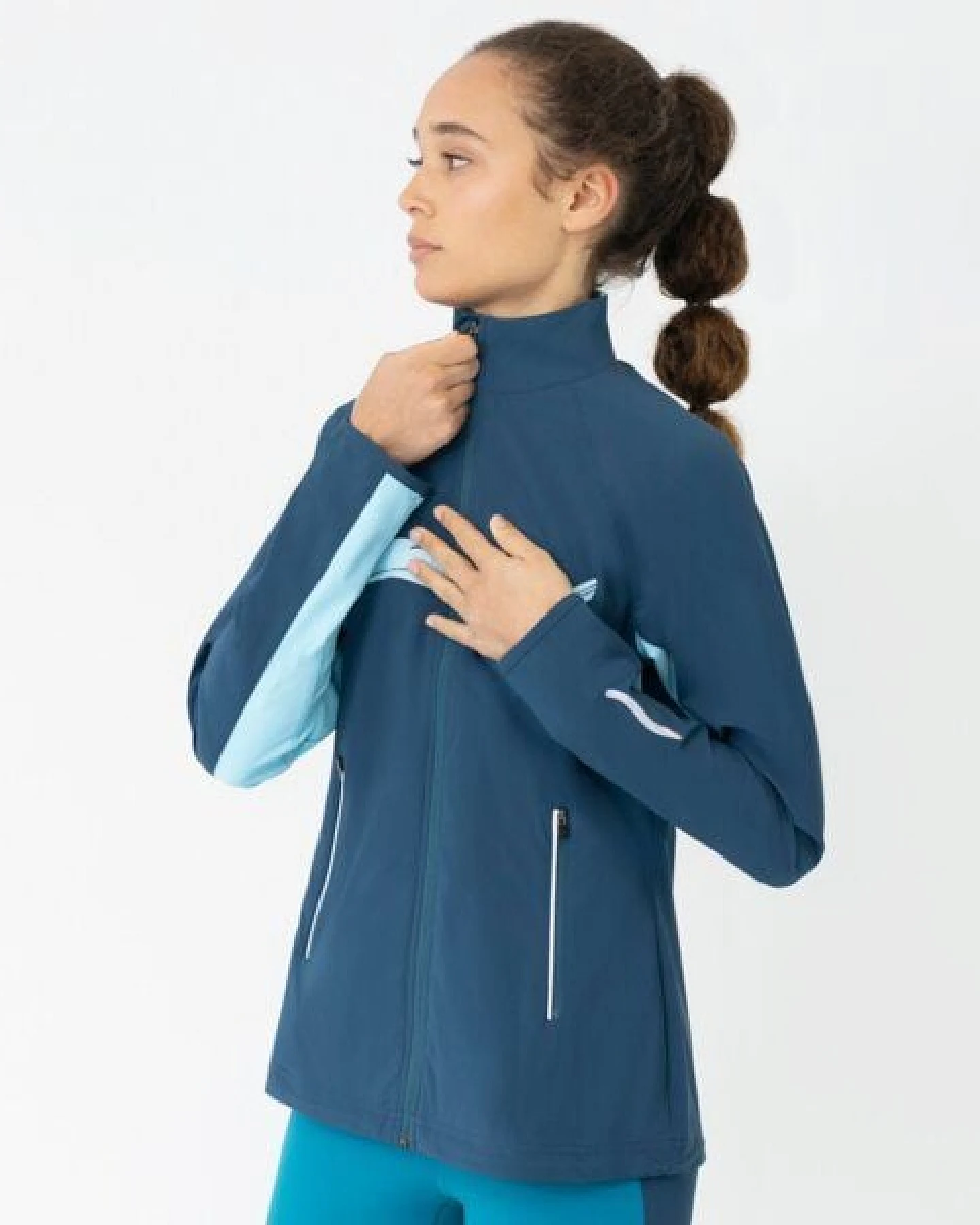 TAO Sportswear Atmungsaktive Damen Laufjacke ASTA mit UV-Schutz und Handysicherung – Ansicht 4