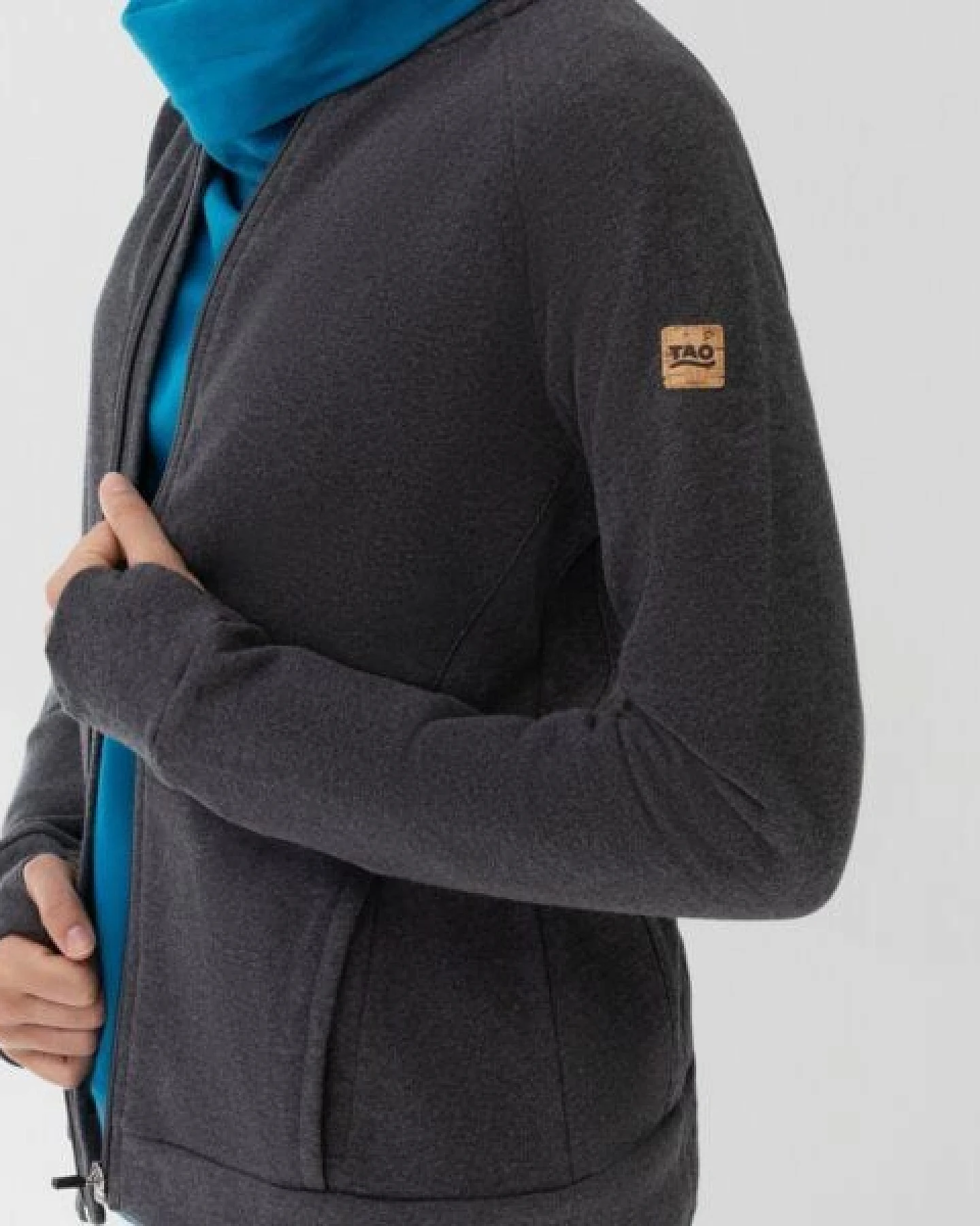 TAO Sportswear Damen Sweatjacke INGA mit Stehkragen aus Bio-Baumwolle – Ansicht 3
