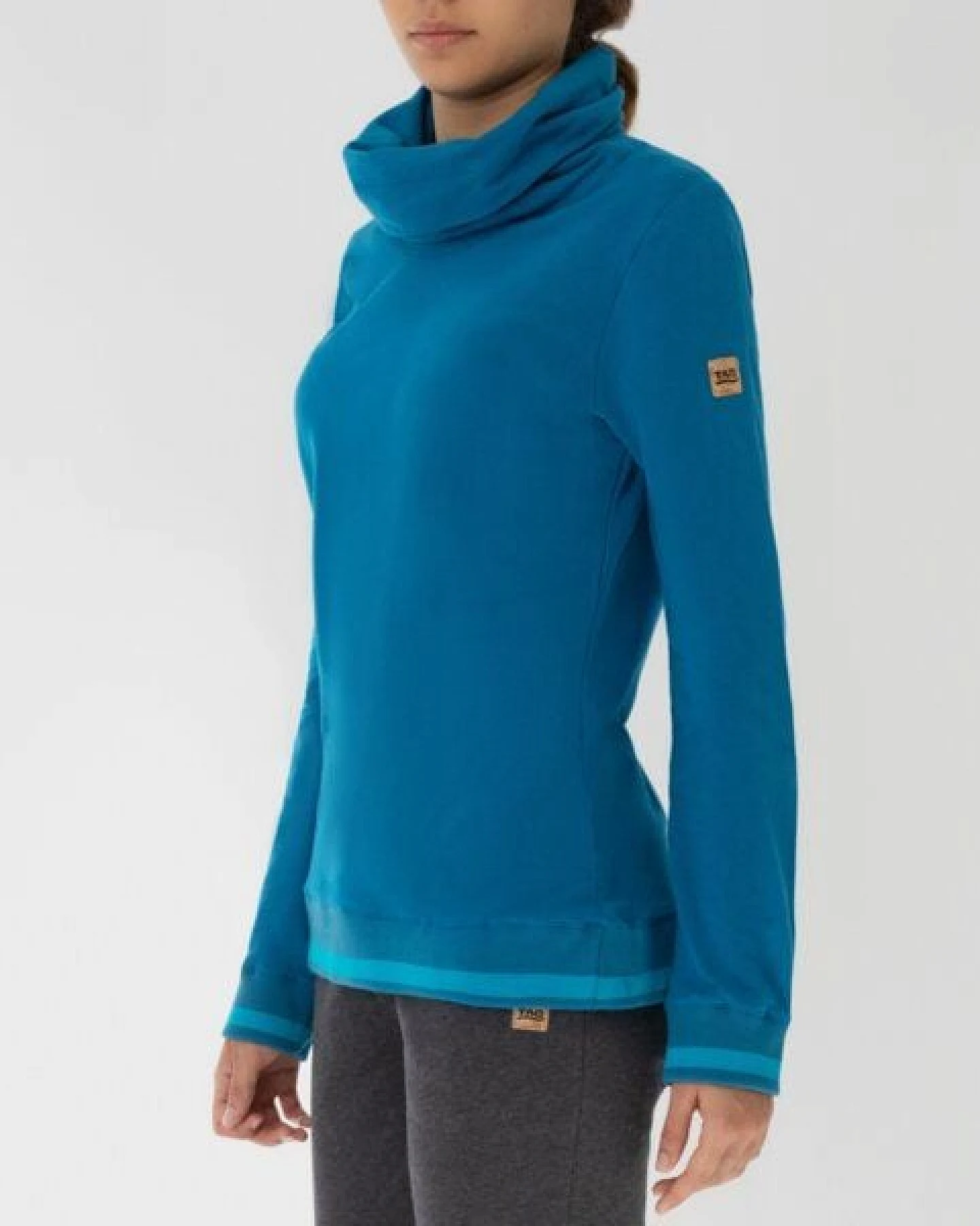 TAO Sportswear Kuscheliger Damen Hoodie INA mit Stehkragen aus Bio-Baumwolle – Ansicht 2