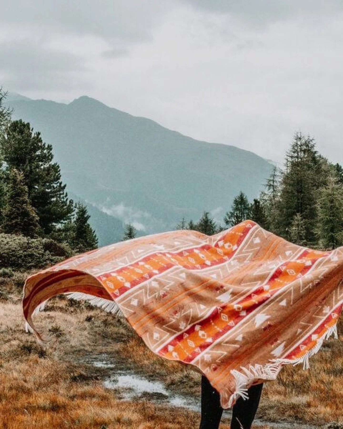 Steppenwolle Kuscheldecke CANYON aus 100% Schurwolle mit Tribal Muster & Fransen – Ansicht 2