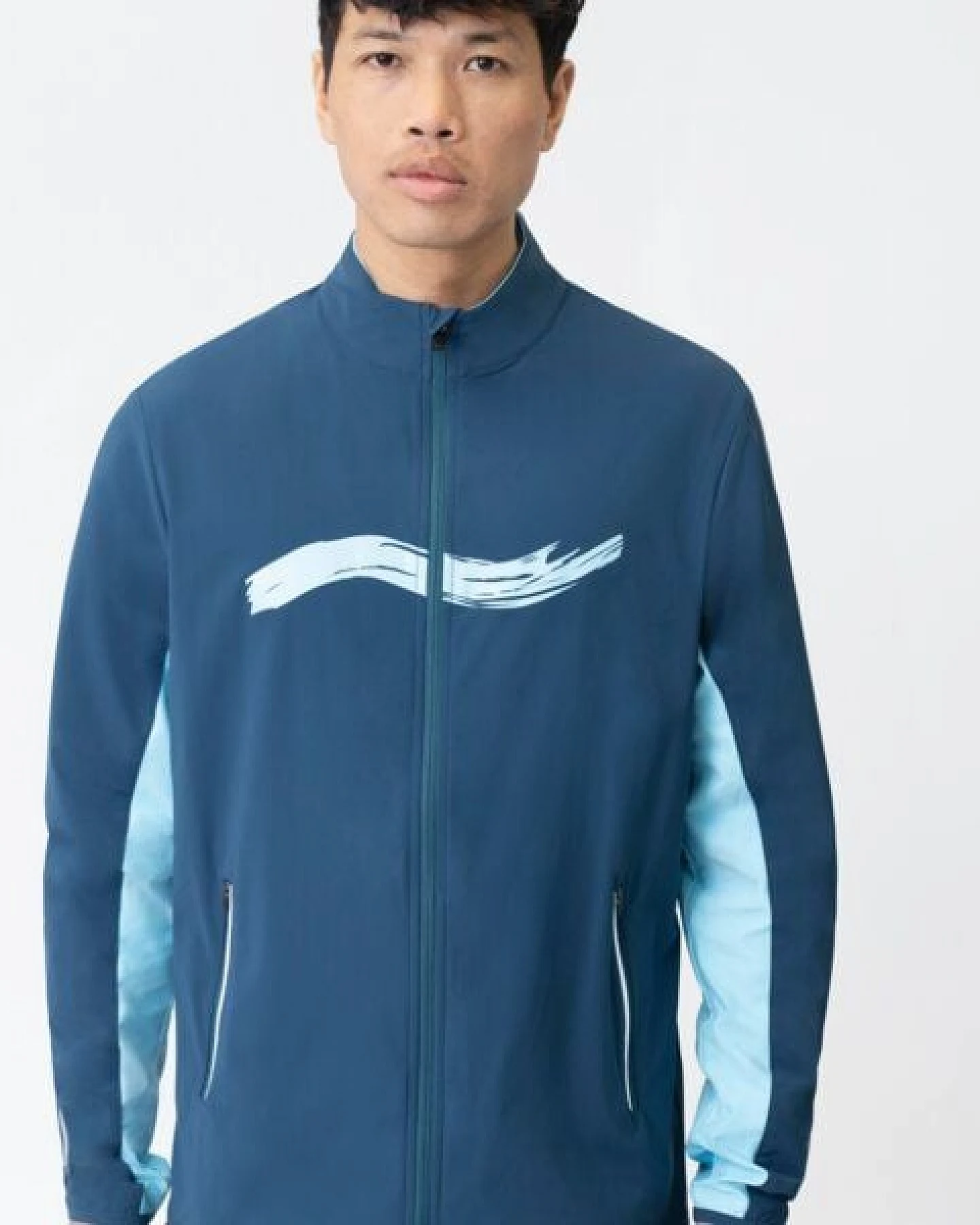 TAO Sportswear Atmungsaktive Herren Laufjacke EVEN mit Handysicherung – Ansicht 2