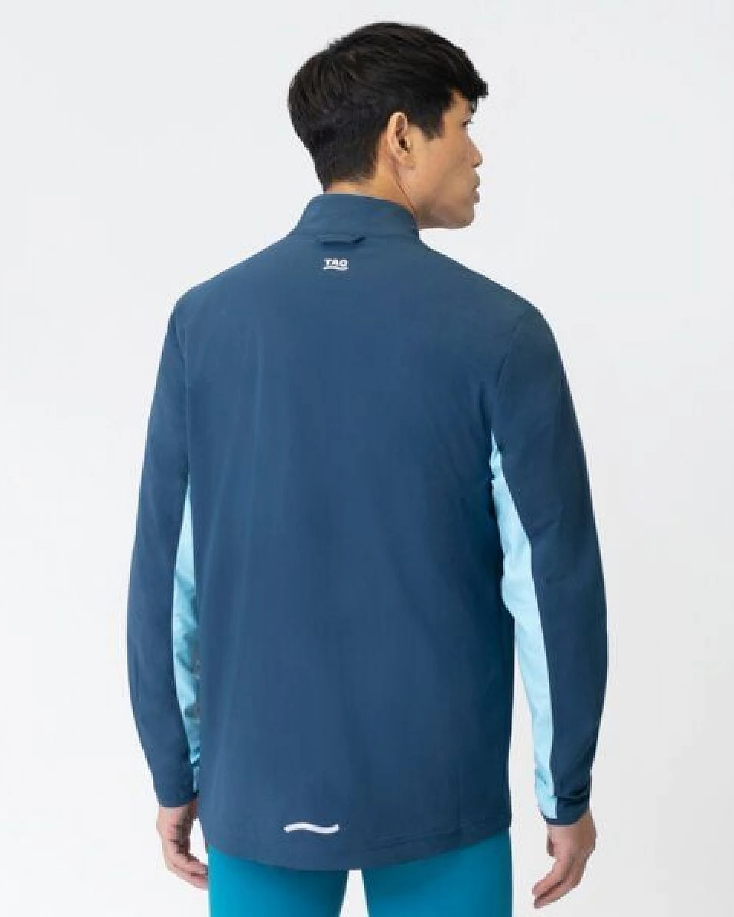 TAO Sportswear Atmungsaktive Herren Laufjacke EVEN mit Handysicherung – Ansicht 4