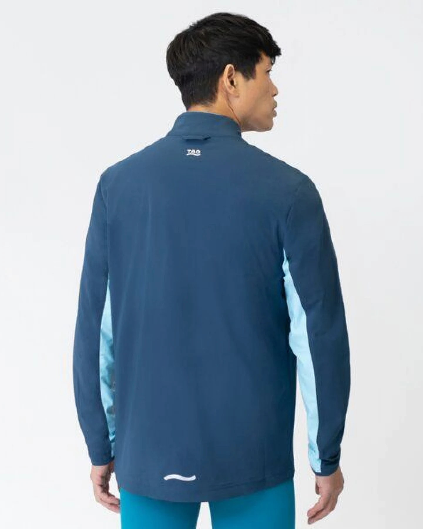 TAO Sportswear Atmungsaktive Herren Laufjacke EVEN mit Handysicherung – Ansicht 4