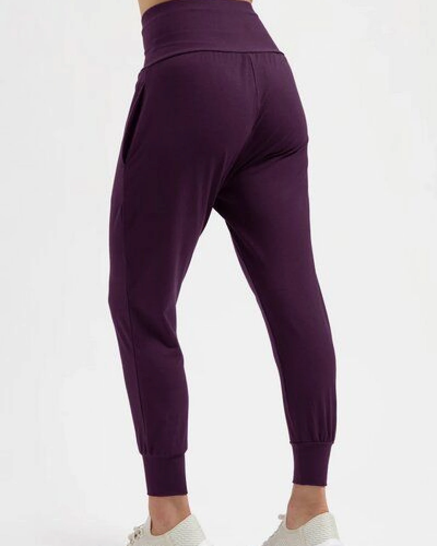 Urban Goddess Bhumi Loose Fit Yoga Hose – Ansicht 2