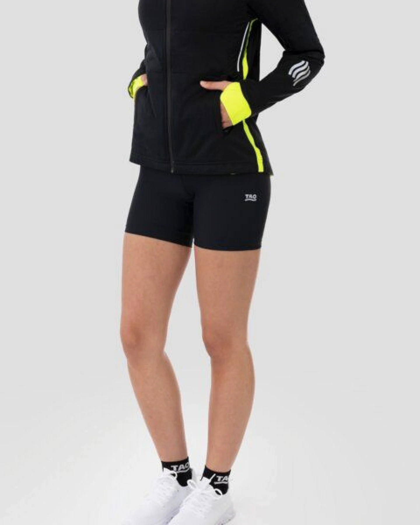 TAO Sportswear Körpernahe Damen Lauftight GAMA mit feststellbarer Reißverschlusstasche – Ansicht 2