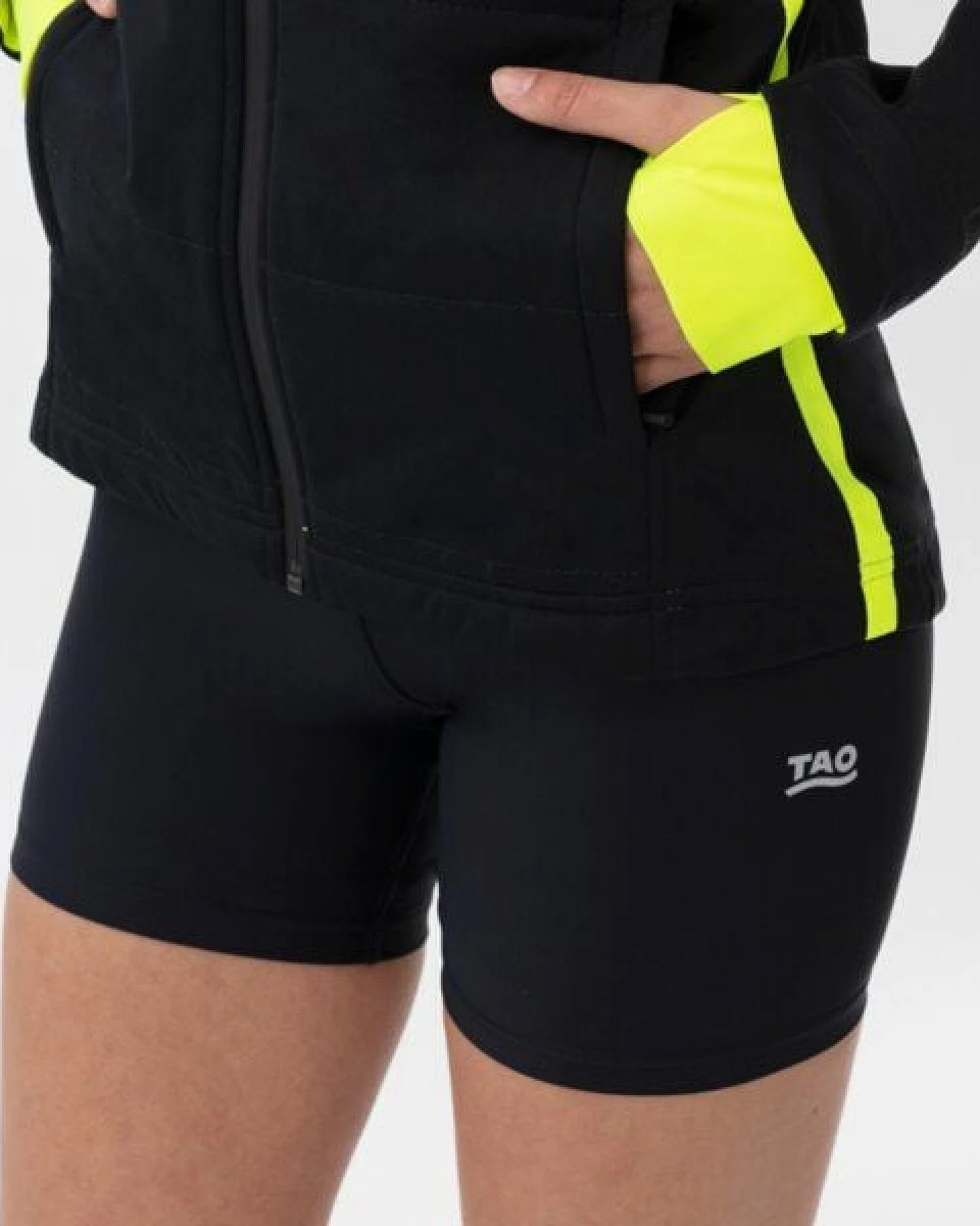 TAO Sportswear Körpernahe Damen Lauftight GAMA mit feststellbarer Reißverschlusstasche – Ansicht 4