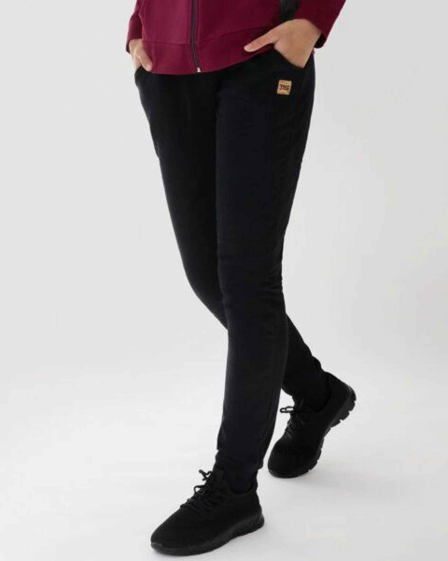 TAO Sportswear Warme Damen Jogginghose ELFI aus Bio-Baumwolle – Ansicht 2