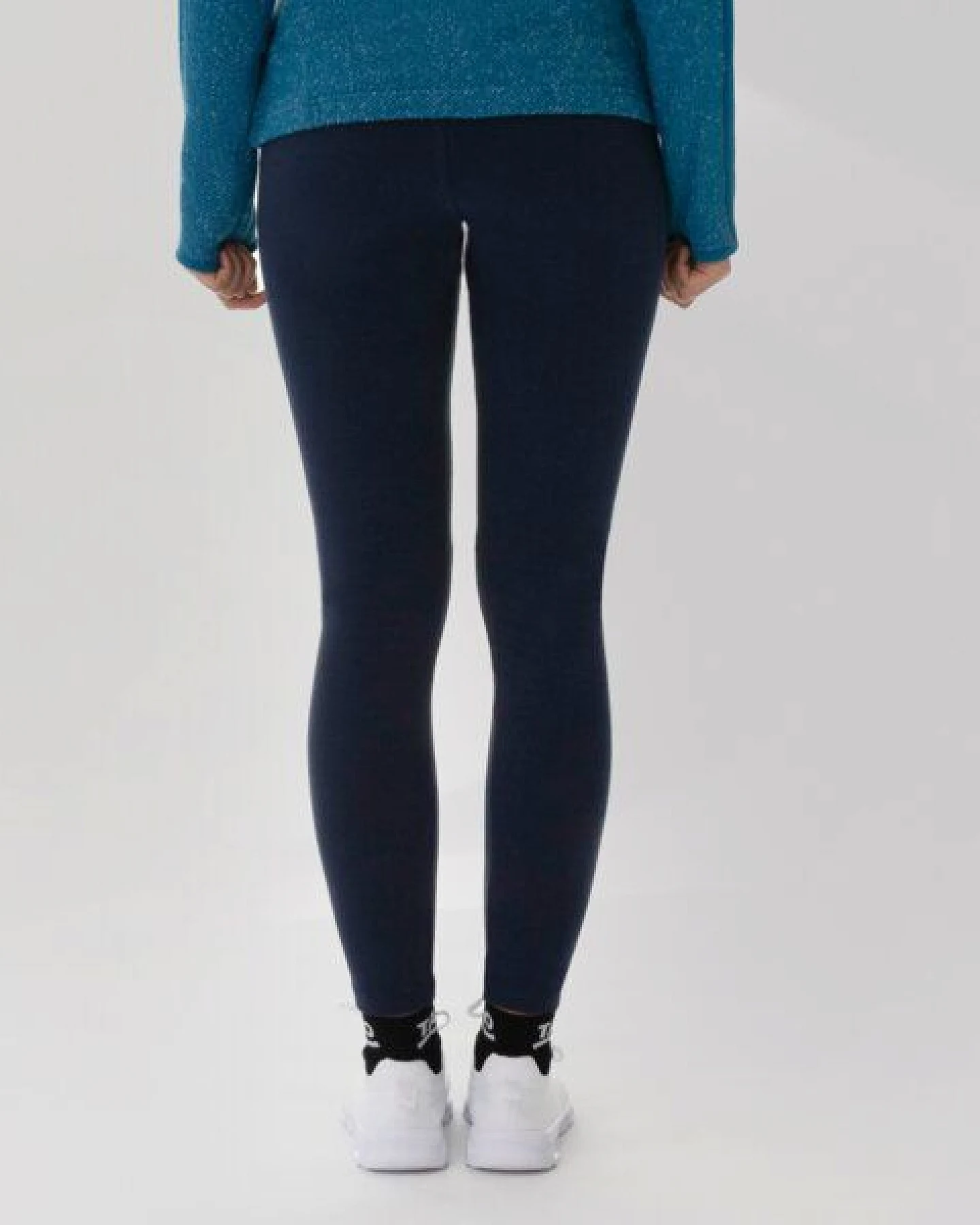 TAO Sportswear Körpernahe Damen Leggings FRIDA aus Bio-Baumwolle – Ansicht 3