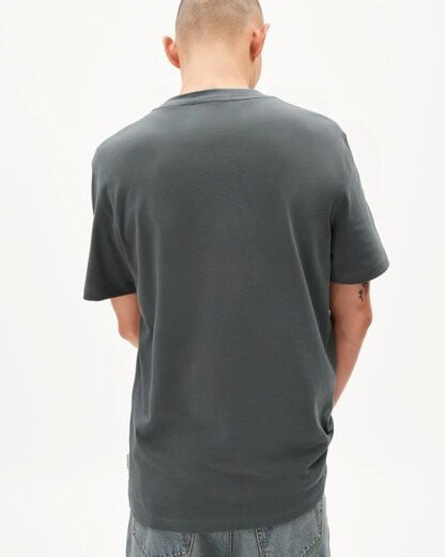 ARMEDANGELS MAARKOS Herren Heavyweight T-Shirt aus recyceltem Baumwoll Mix – Ansicht 2