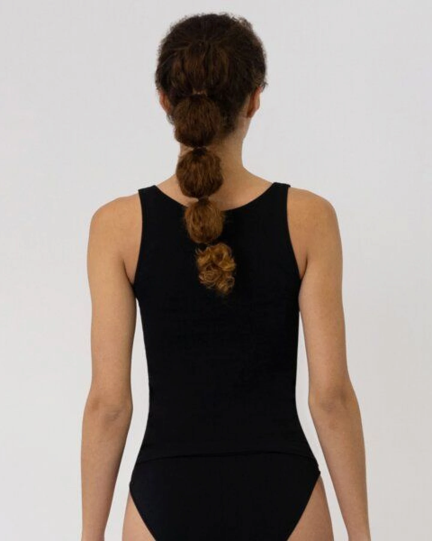 TAO Sportswear Schnelltrocknendes & nahtloses Damen Funktionstop – Ansicht 3