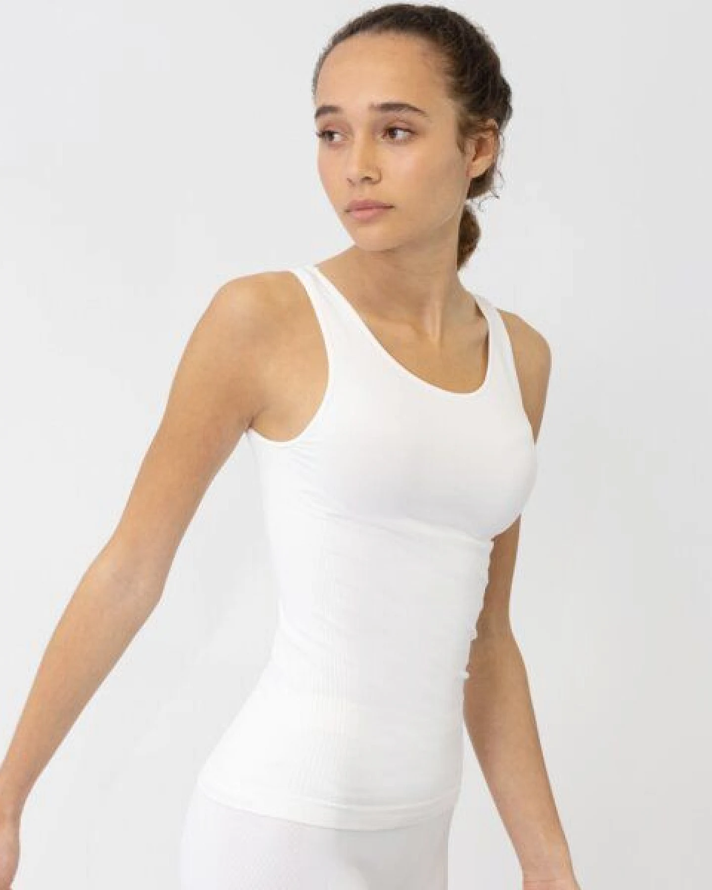 TAO Sportswear Schnelltrocknendes & nahtloses Damen Funktionstop – Ansicht 2