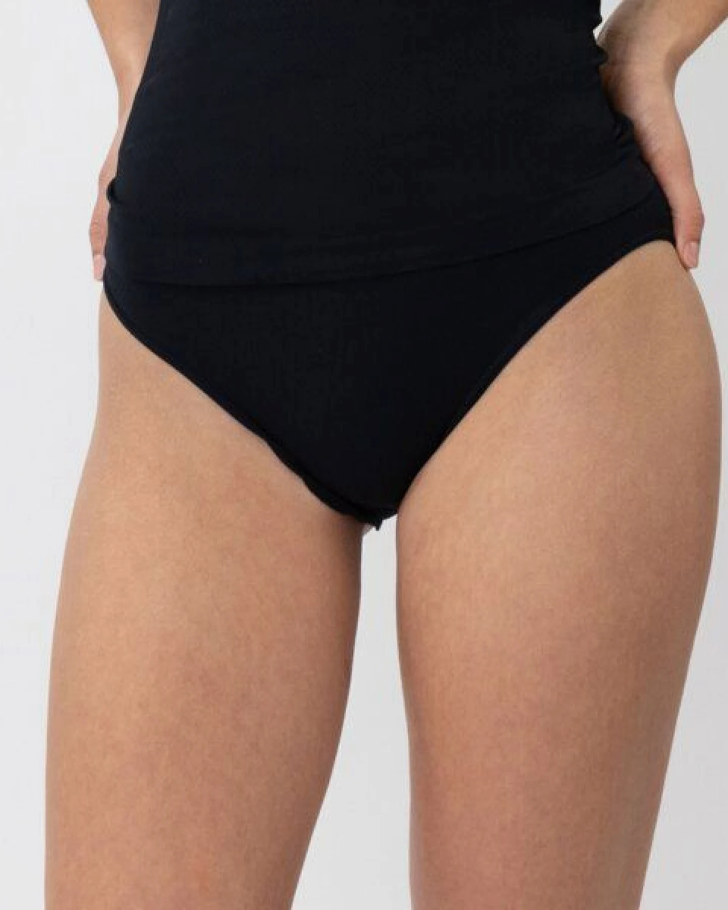 TAO Sportswear Schnelltrocknender & nahtloser Damen Funktionsslip – Ansicht 2