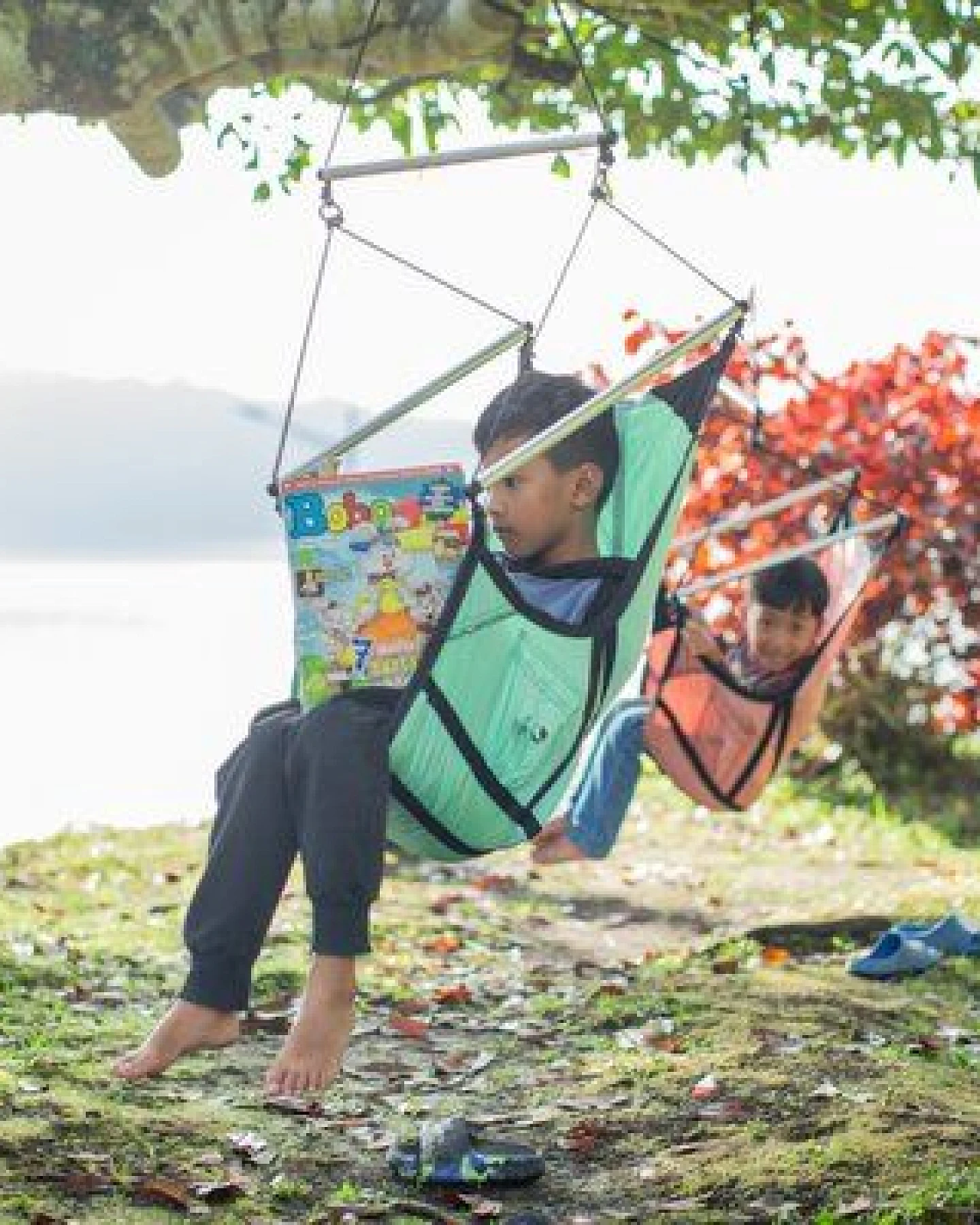 Ticket to the Moon Kinder Hängesessel "Mini Moon Chair" aus Fallschirmseide – Ansicht 3