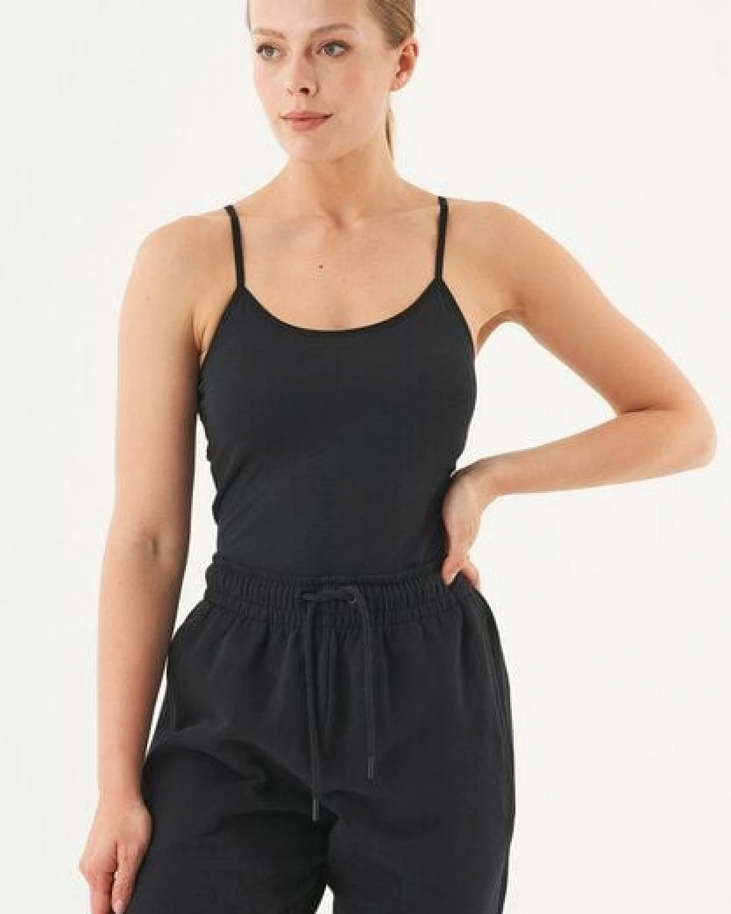ORGANICATION ESSENTIALS-ALINA - Singlet Top aus supersoftem TENCEL Modal-Mix – Ansicht 4