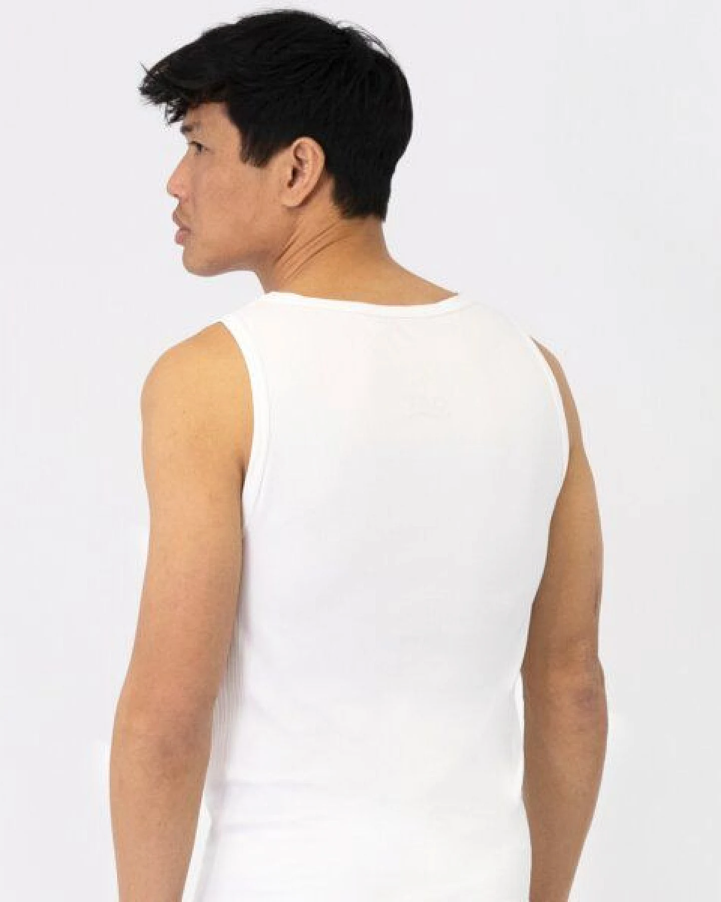 TAO Sportswear Schnelltrocknendes & nahtloses Herren Funktionstop – Ansicht 3