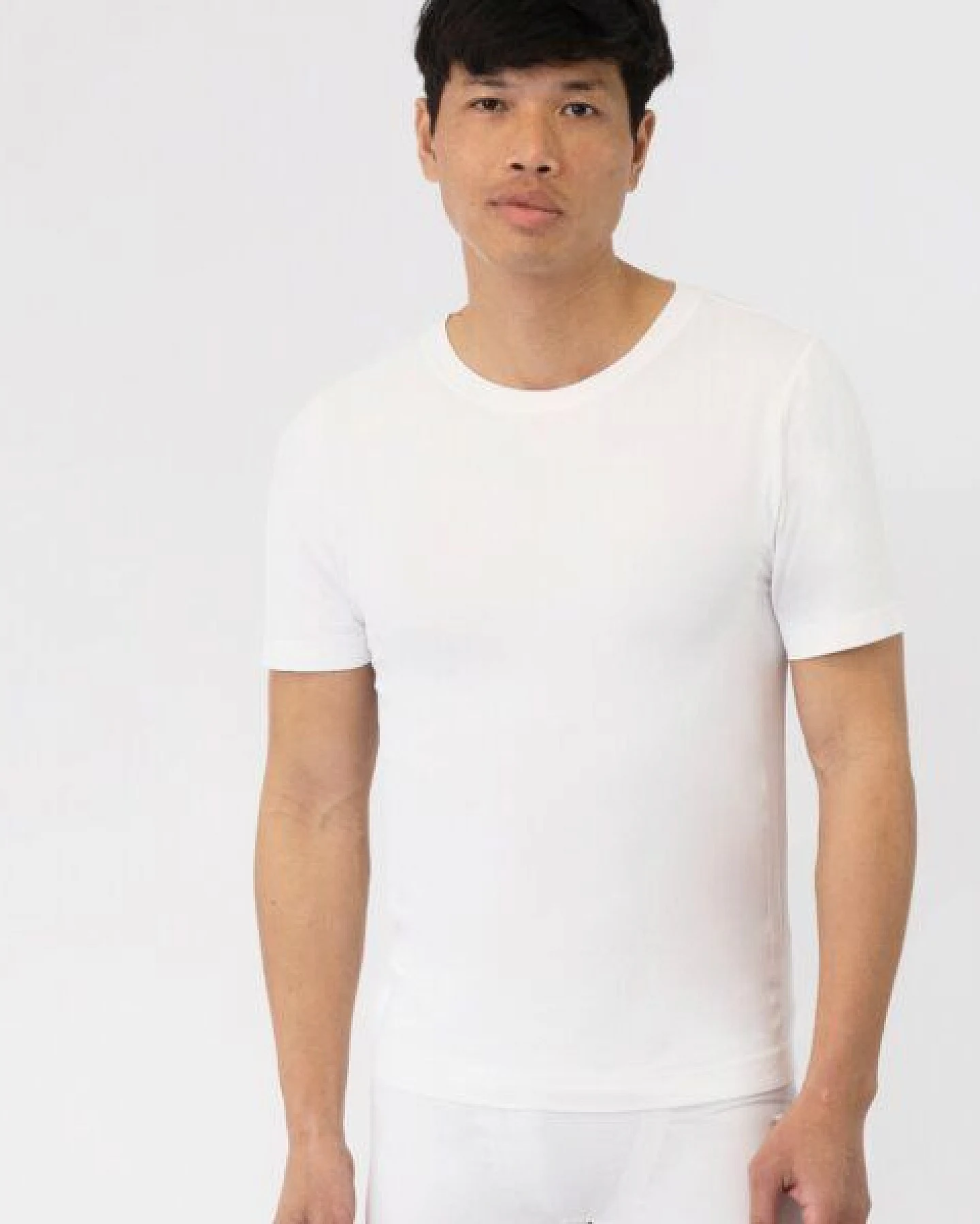 TAO Sportswear Schnelltrocknendes & nahtloses Herren kurzarm Funktionsshirt – Ansicht 2