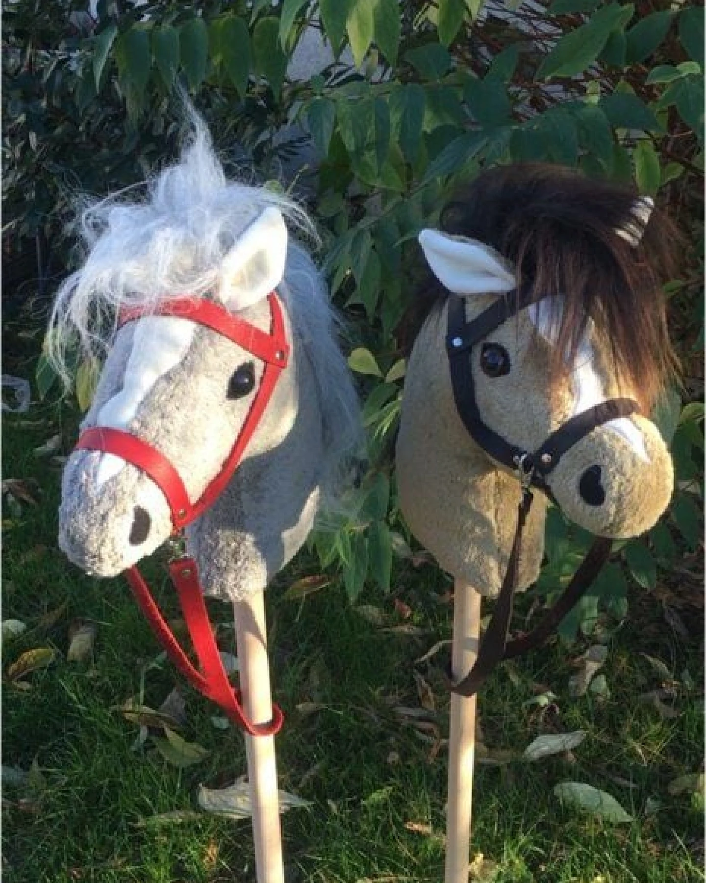 Pat und Patty Steckenpferd mini aus 100 % Baumwolle kbA mit Stab aus Buchenholz – Ansicht 2