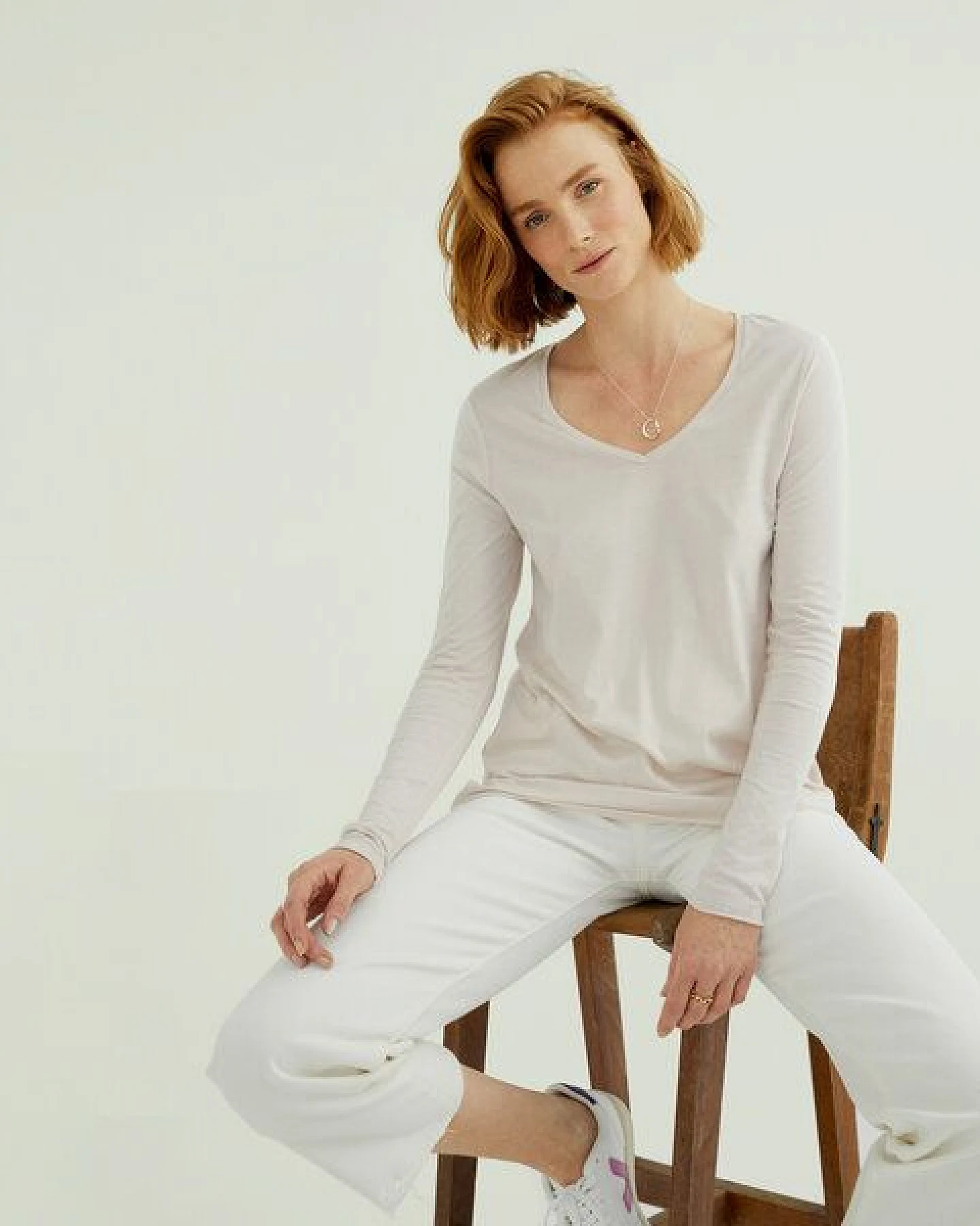 d'Els Esterella Damen V-Neck Langarm T-Shirt aus Single Jersey Bio Baumwolle – Ansicht 2