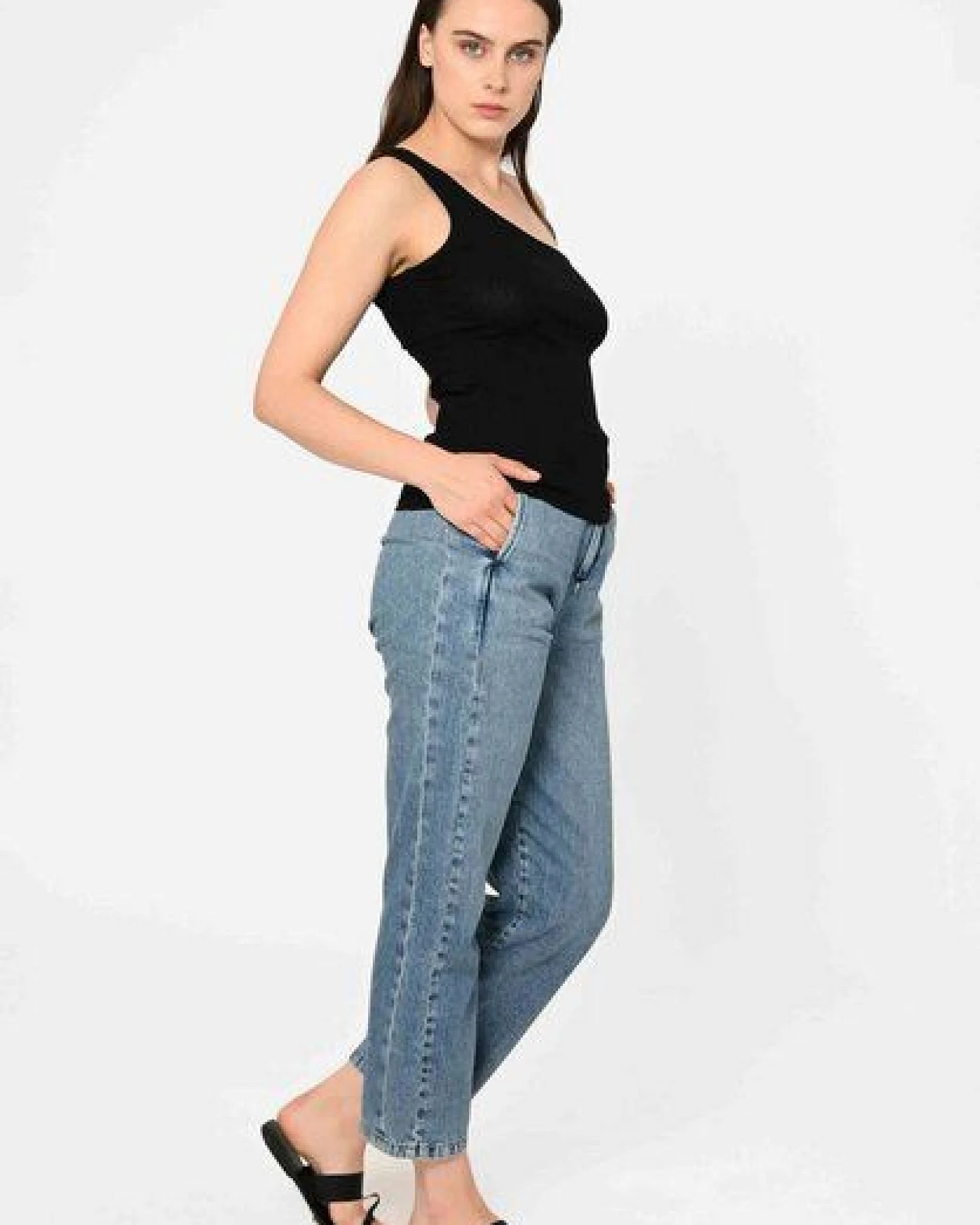 Lovjoi Top FLABELA ein aufregendes One-Shoulder Top – Ansicht 2