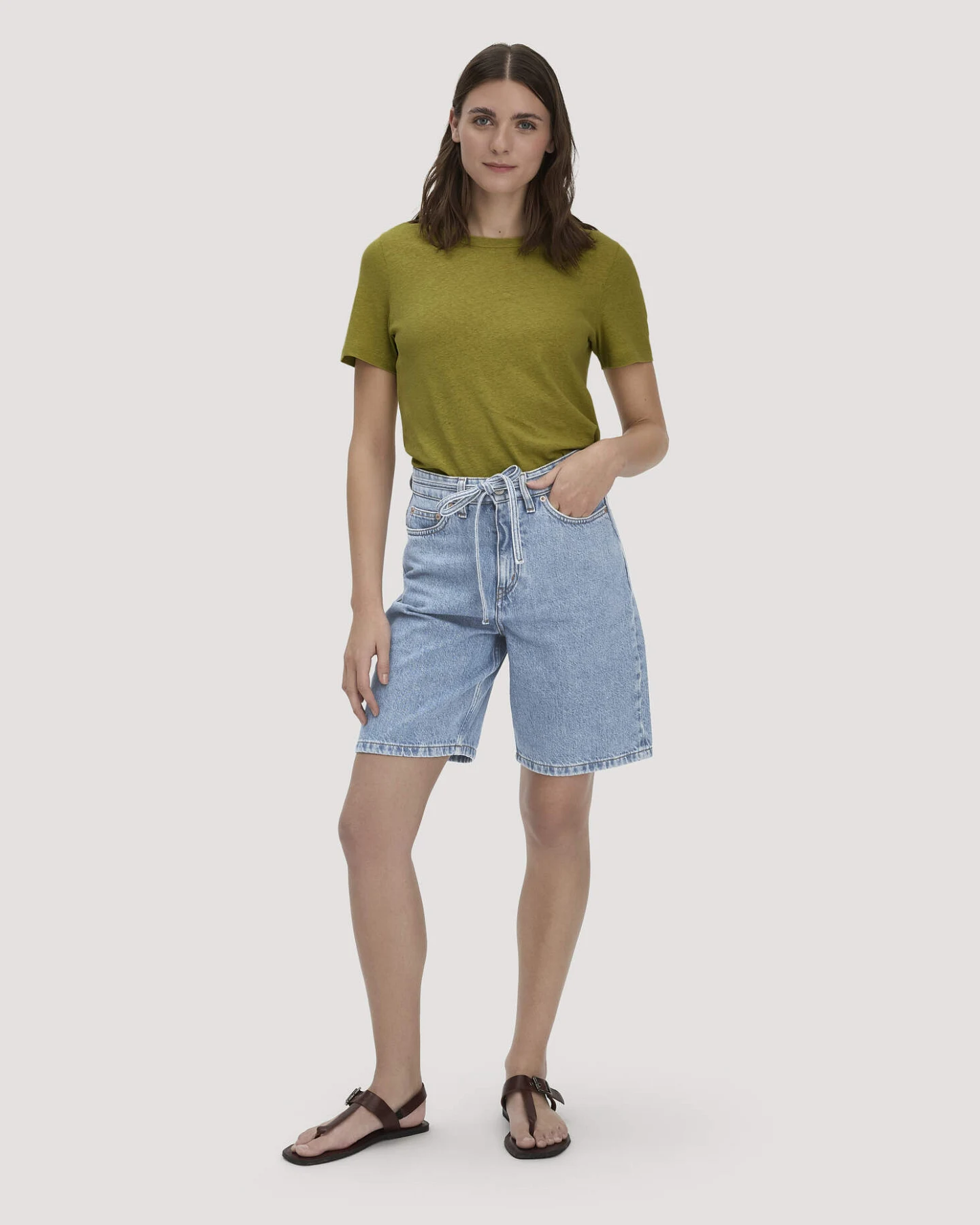 hessnatur Damen T-Shirt Relaxed aus Leinen und Bio-Baumwolle - grün - Größe 36 – Ansicht 2