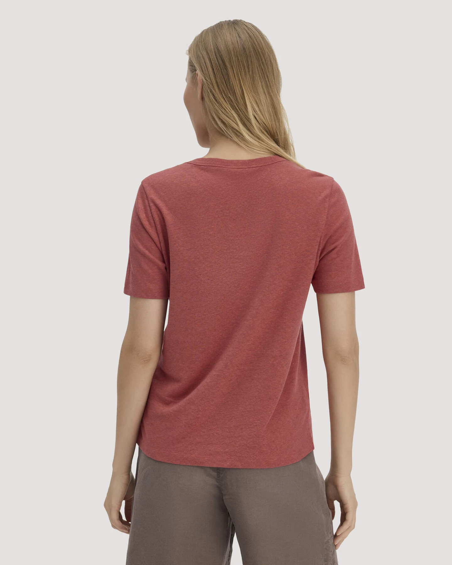 hessnatur Damen T-Shirt Relaxed aus Leinen und Bio-Baumwolle - braun - Größe 48 – Ansicht 3