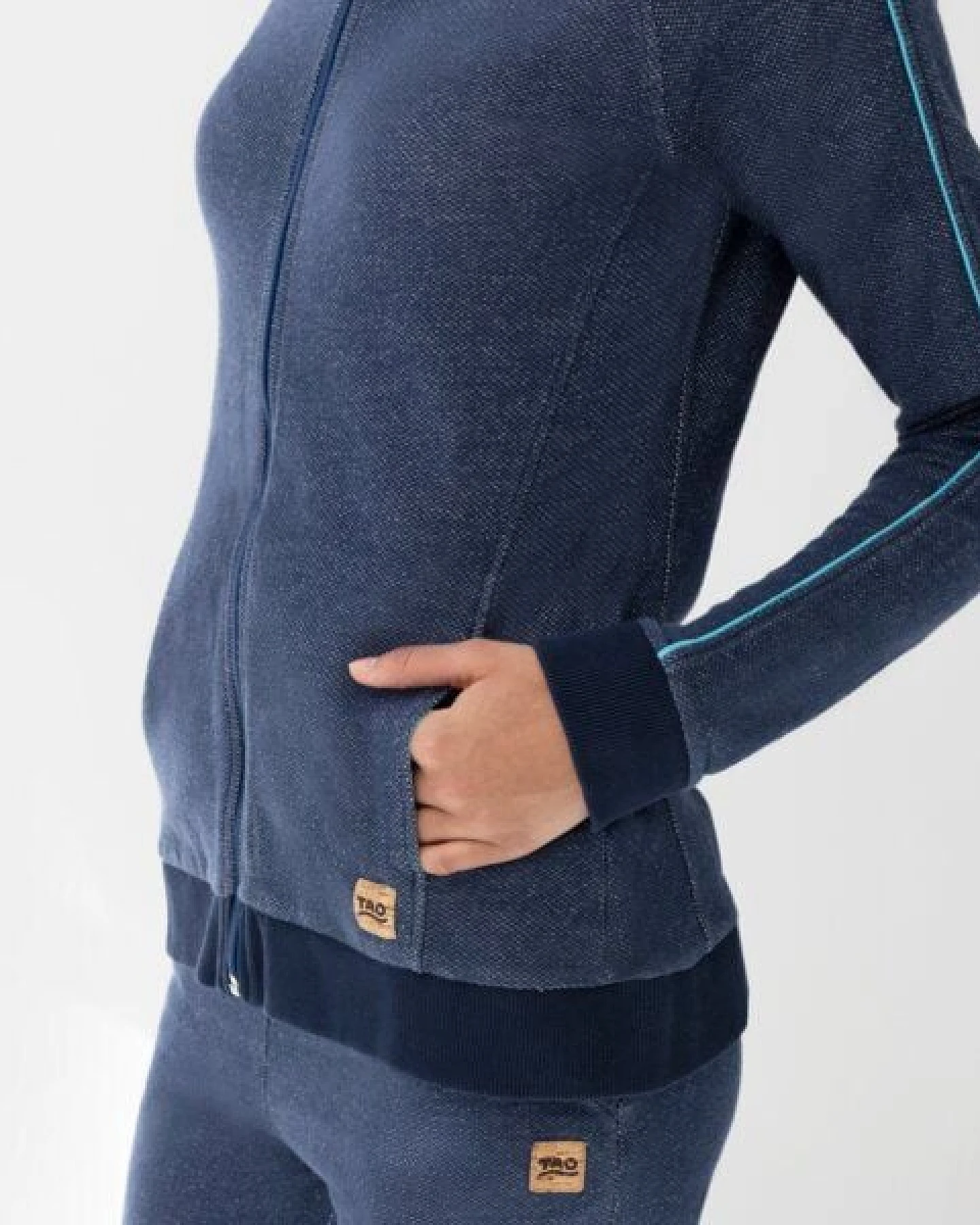 TAO Sportswear Taillierte Damen Bio-Baumwolljacke FRITZI mit Stehkragen – Ansicht 4