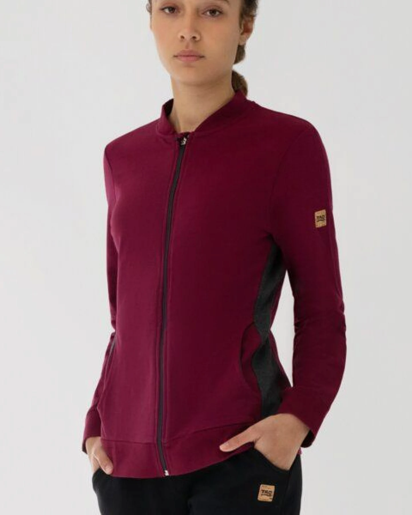 TAO Sportswear Taillierte Damen Bio-Baumwolljacke EFFI mit Stehkragen – Ansicht 2