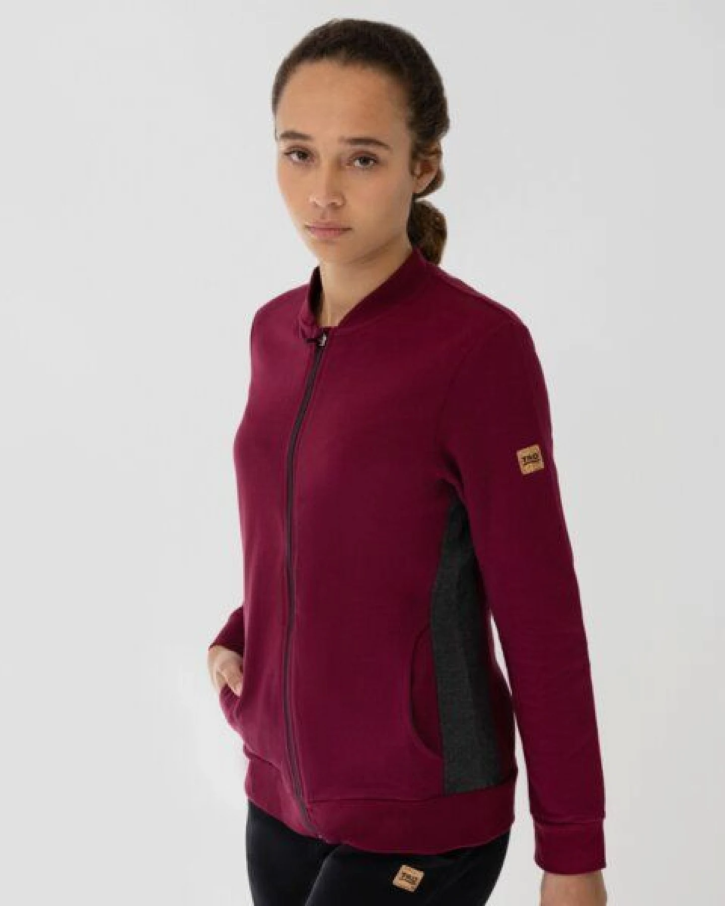 TAO Sportswear Taillierte Damen Bio-Baumwolljacke EFFI mit Stehkragen – Ansicht 3