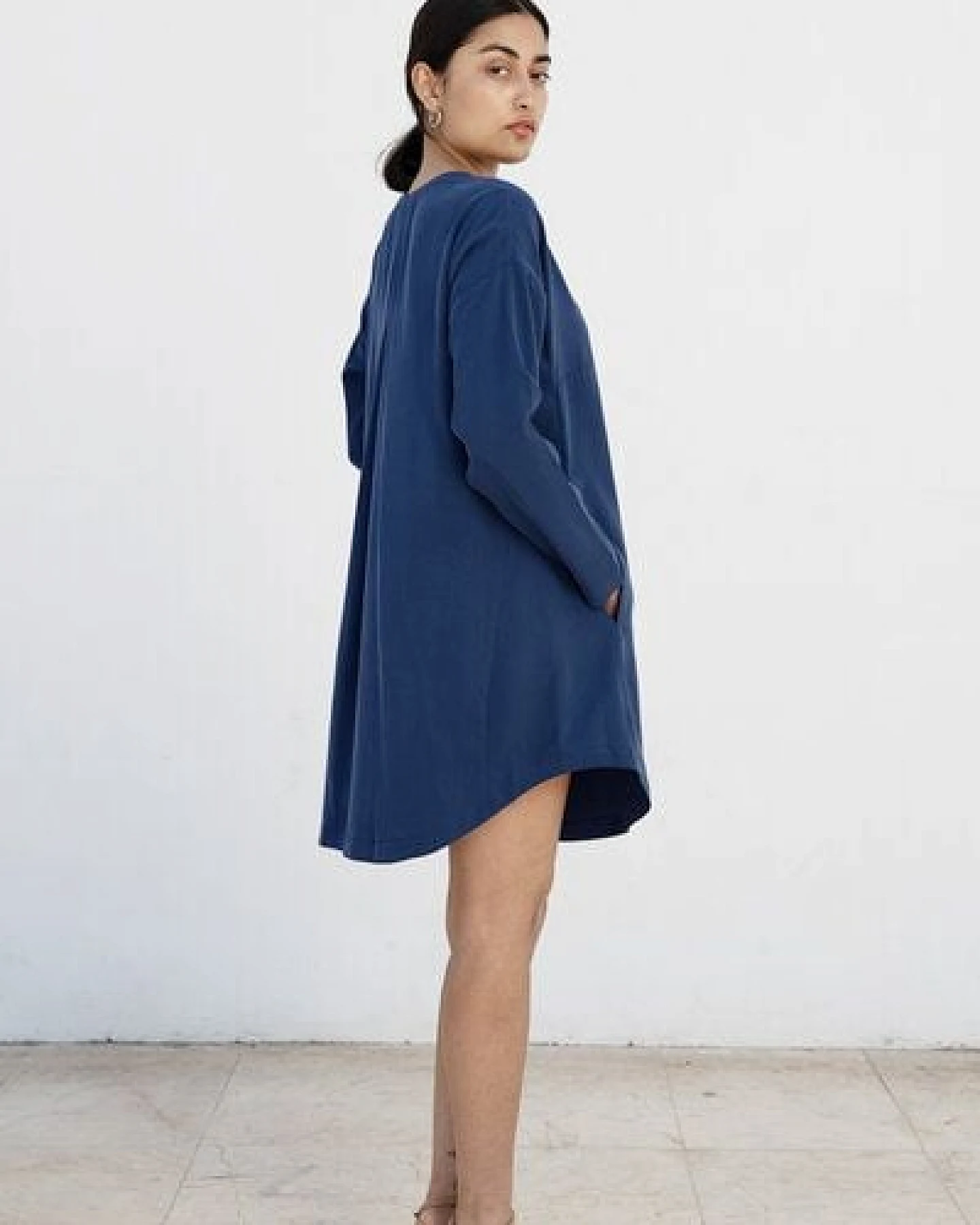 Studio Hertzberg OVERSIZE HEMDBLUSENKLEID "FII-NE" AUS TENCEL – Ansicht 4