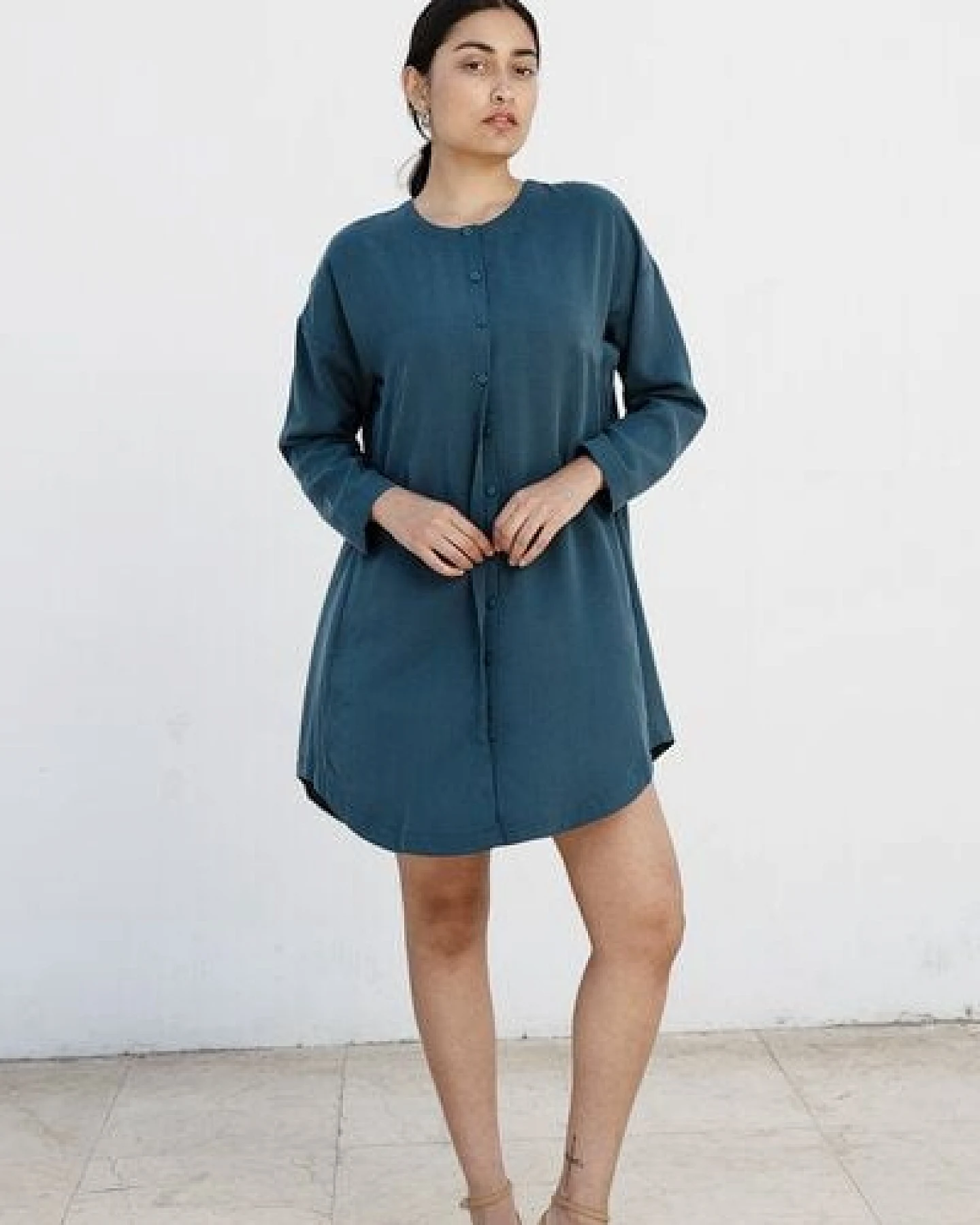 Studio Hertzberg OVERSIZE HEMDBLUSENKLEID "FII-NE" AUS TENCEL – Ansicht 2