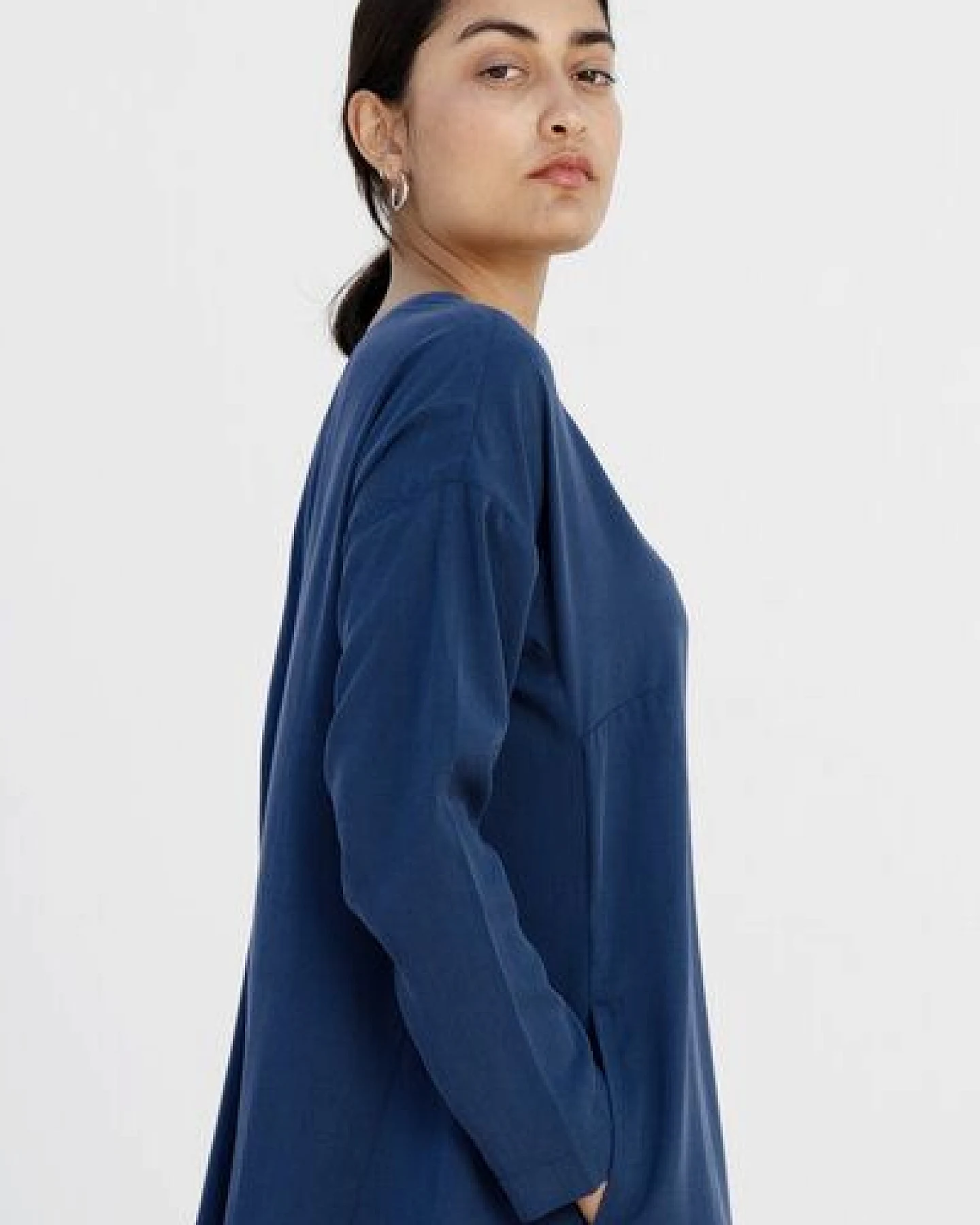 Studio Hertzberg OVERSIZE HEMDBLUSENKLEID "FII-NE" AUS TENCEL – Ansicht 3