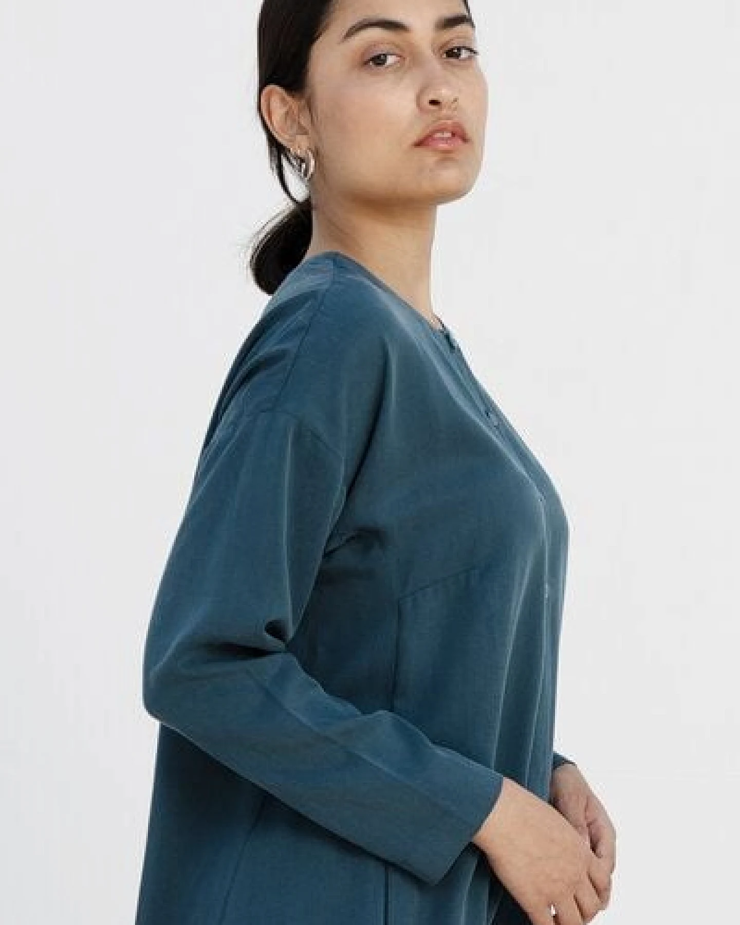 Studio Hertzberg OVERSIZE HEMDBLUSENKLEID "FII-NE" AUS TENCEL – Ansicht 4