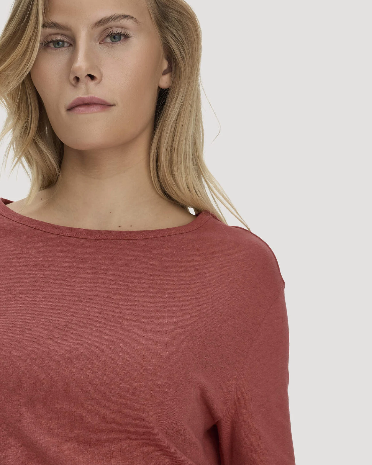 hessnatur Damen Longsleeve Relaxed aus Leinen mit reiner Bio-Baumwolle - braun - Größe 44 – Ansicht 4