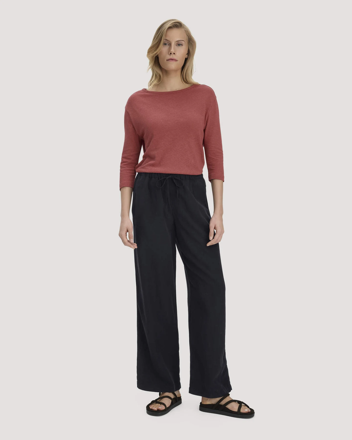 hessnatur Damen Longsleeve Relaxed aus Leinen mit reiner Bio-Baumwolle - braun - Größe 46 – Ansicht 2