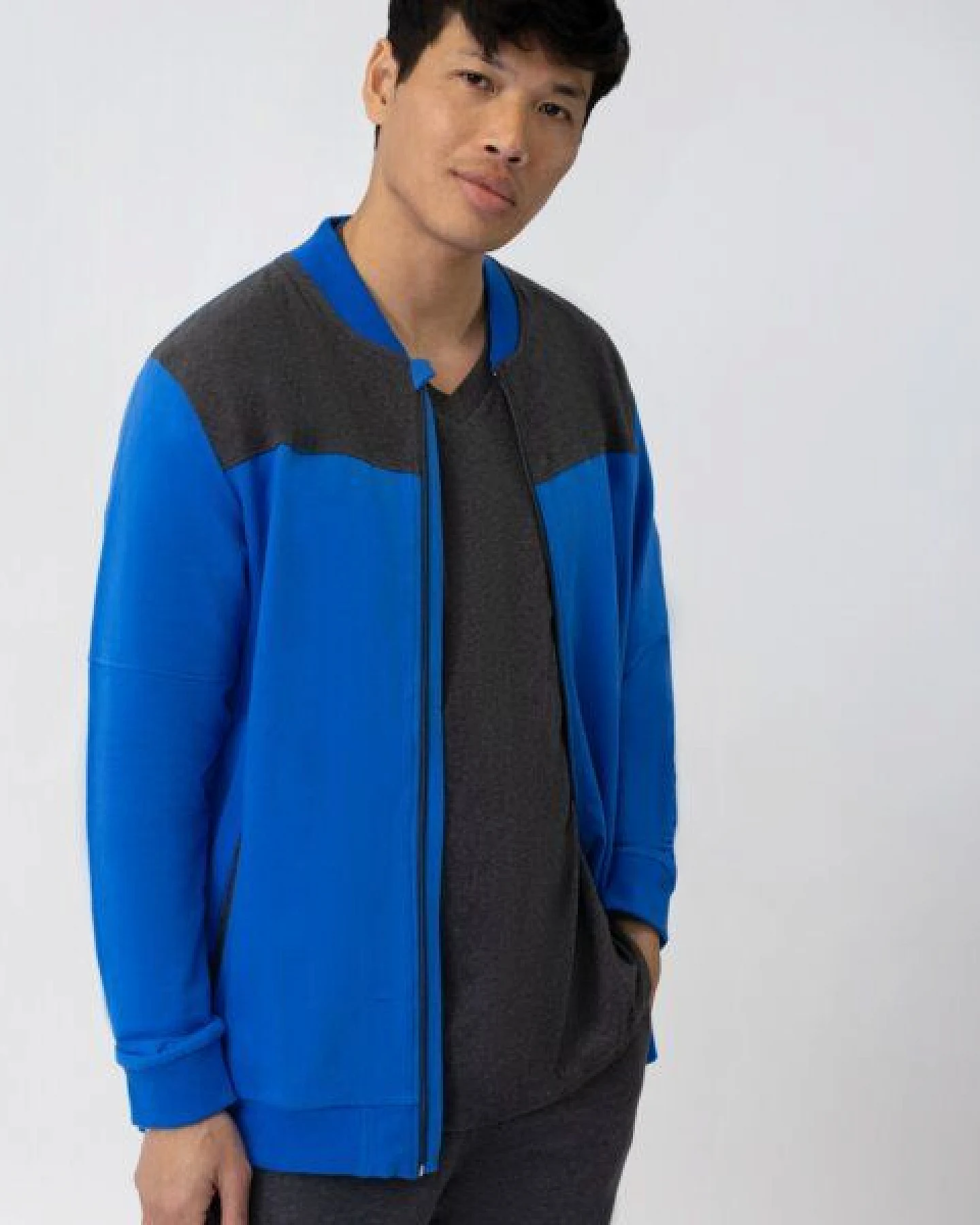 TAO Sportswear Bequeme Herren Freizeitjacke aus Bio-Baumwolle EMIL mit farblichen Akzent – Ansicht 2