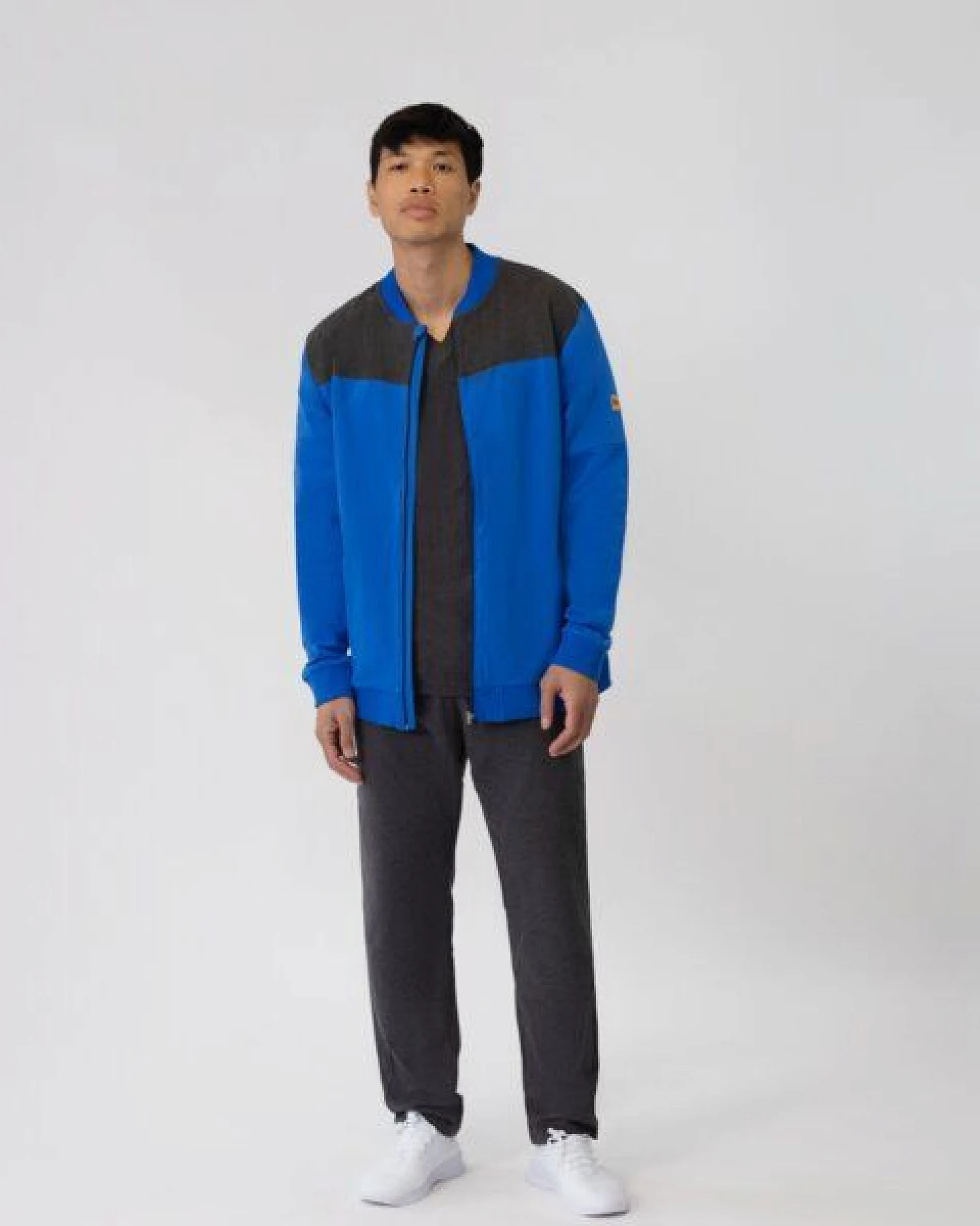 TAO Sportswear Bequeme Herren Freizeitjacke aus Bio-Baumwolle EMIL mit farblichen Akzent – Ansicht 3