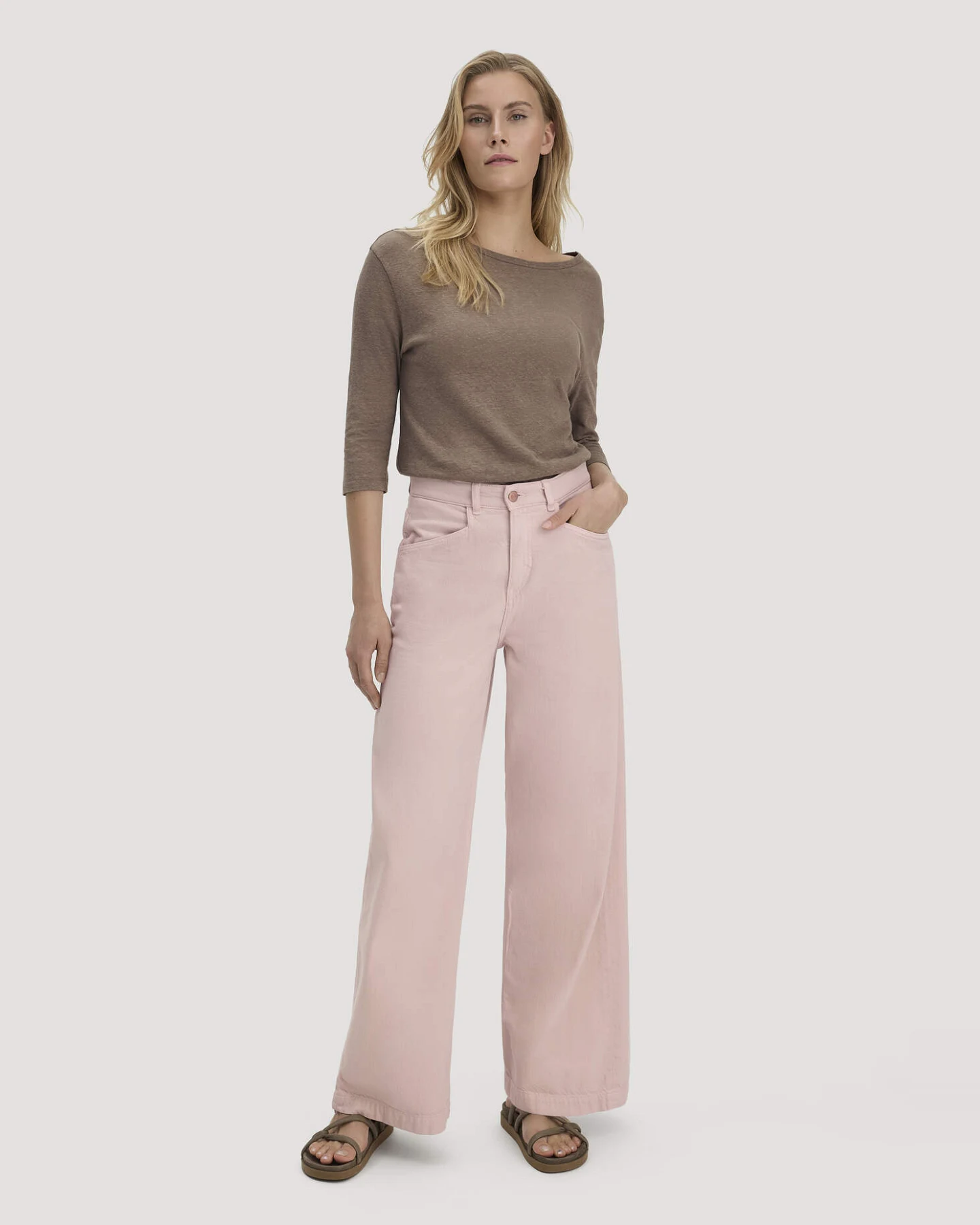 hessnatur Damen Longsleeve Relaxed aus Leinen mit reiner Bio-Baumwolle - braun - Größe 42 – Ansicht 2