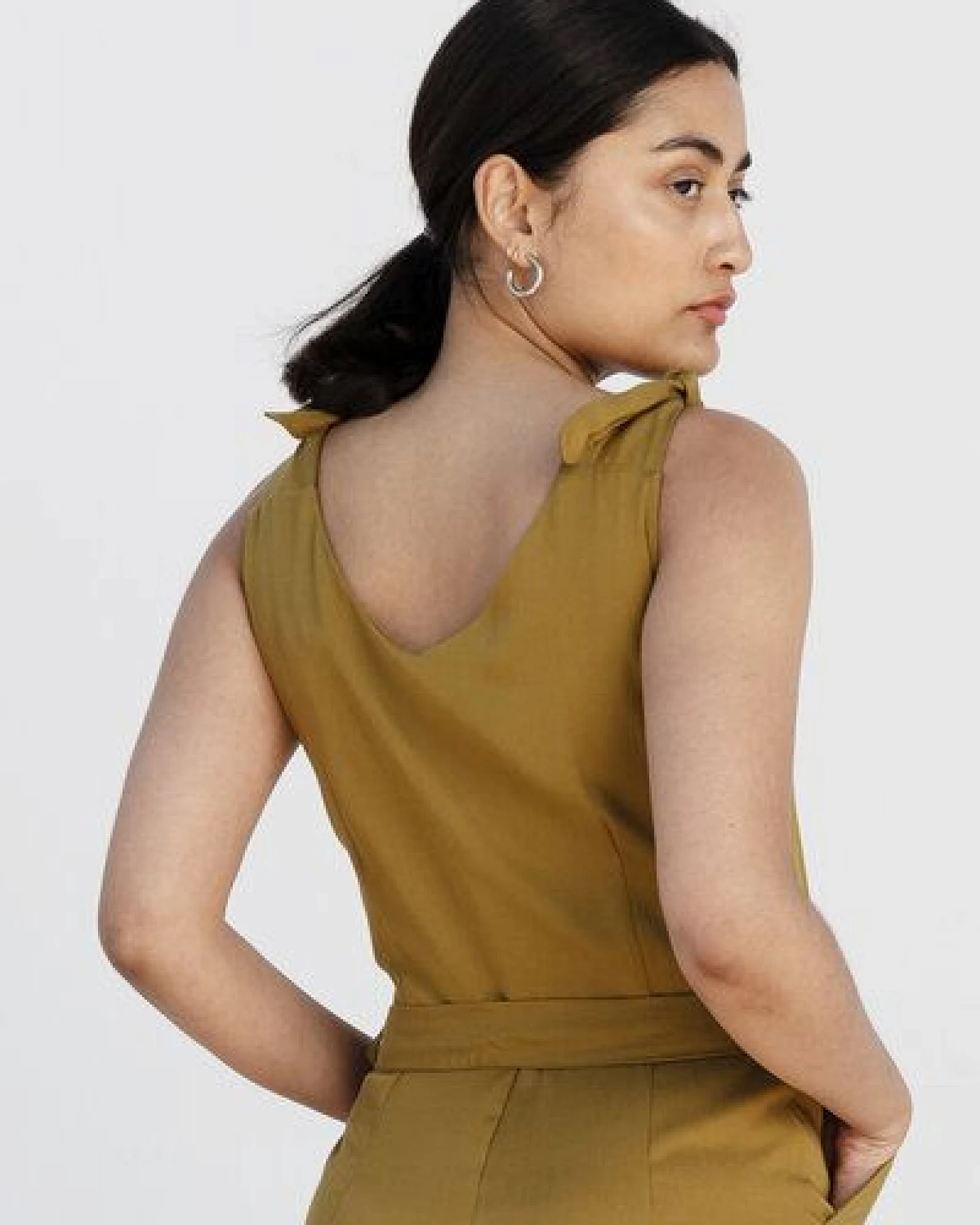 Studio Hertzberg JUMPSUIT "FA-SAA" AUS SEIDIG UND SAMTIGEM PREMIUM TENCEL – Ansicht 2