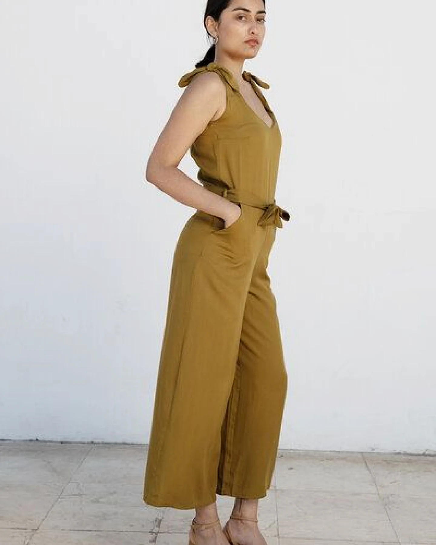 Studio Hertzberg JUMPSUIT "FA-SAA" AUS SEIDIG UND SAMTIGEM PREMIUM TENCEL – Ansicht 3
