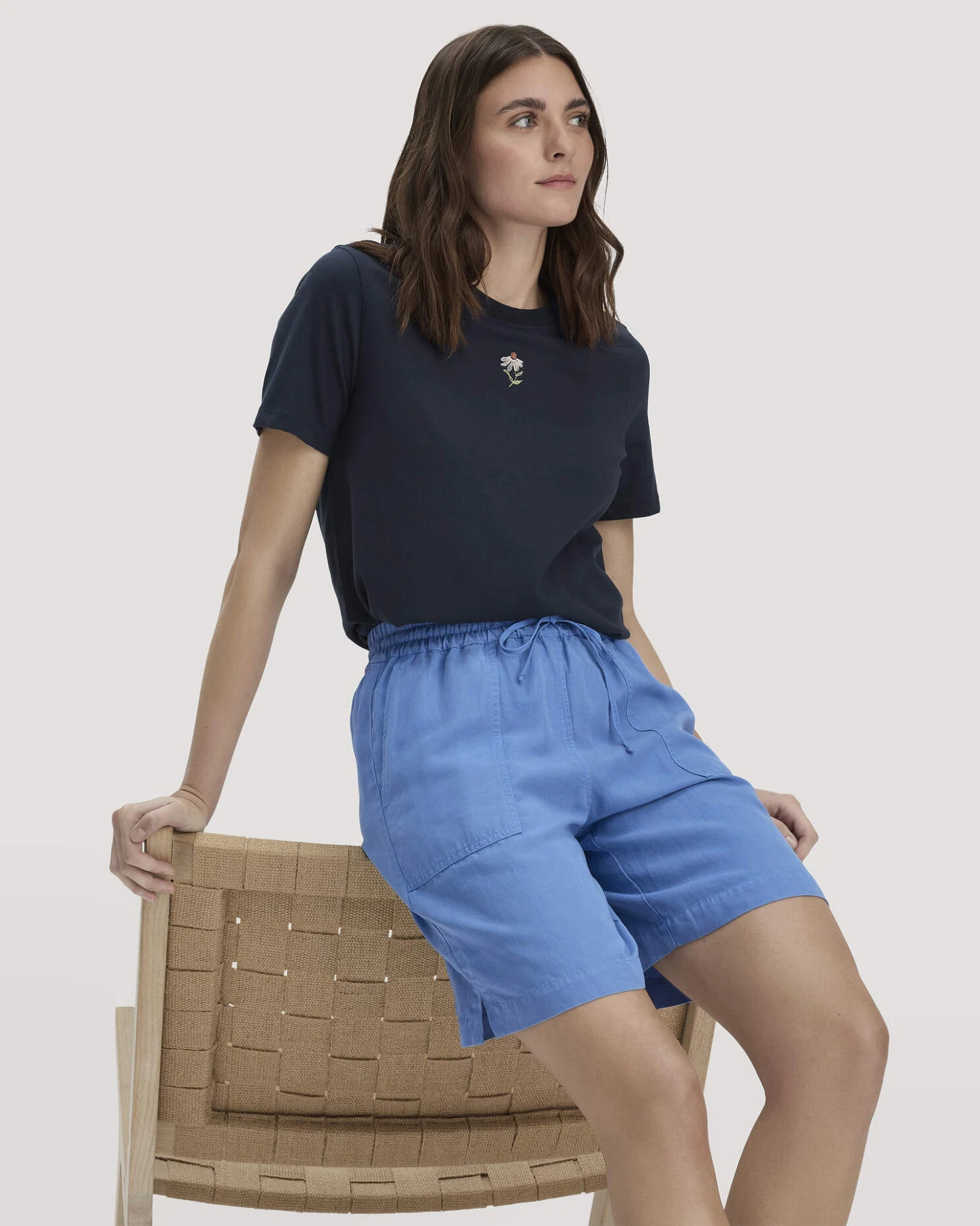 hessnatur Damen Shorts Relaxed aus weichem TENCEL Lyocell mit Leinen - blau - Größe 40 – Ansicht 4