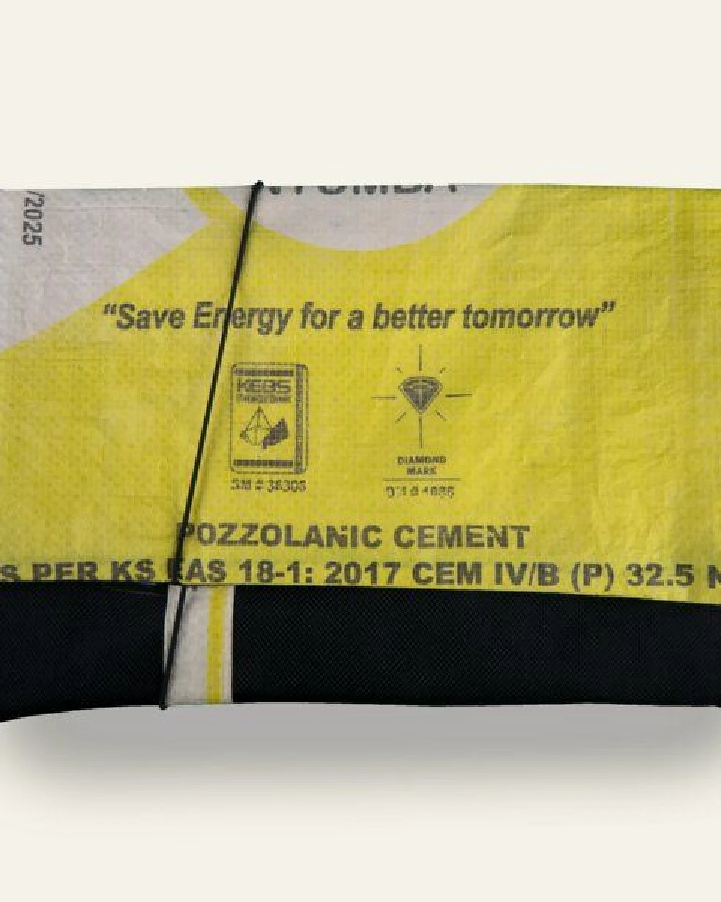 Nyuzi Blackwhite Upcycling Laptophülle 13/15 Zoll aus altem Zementsack – Ansicht 3