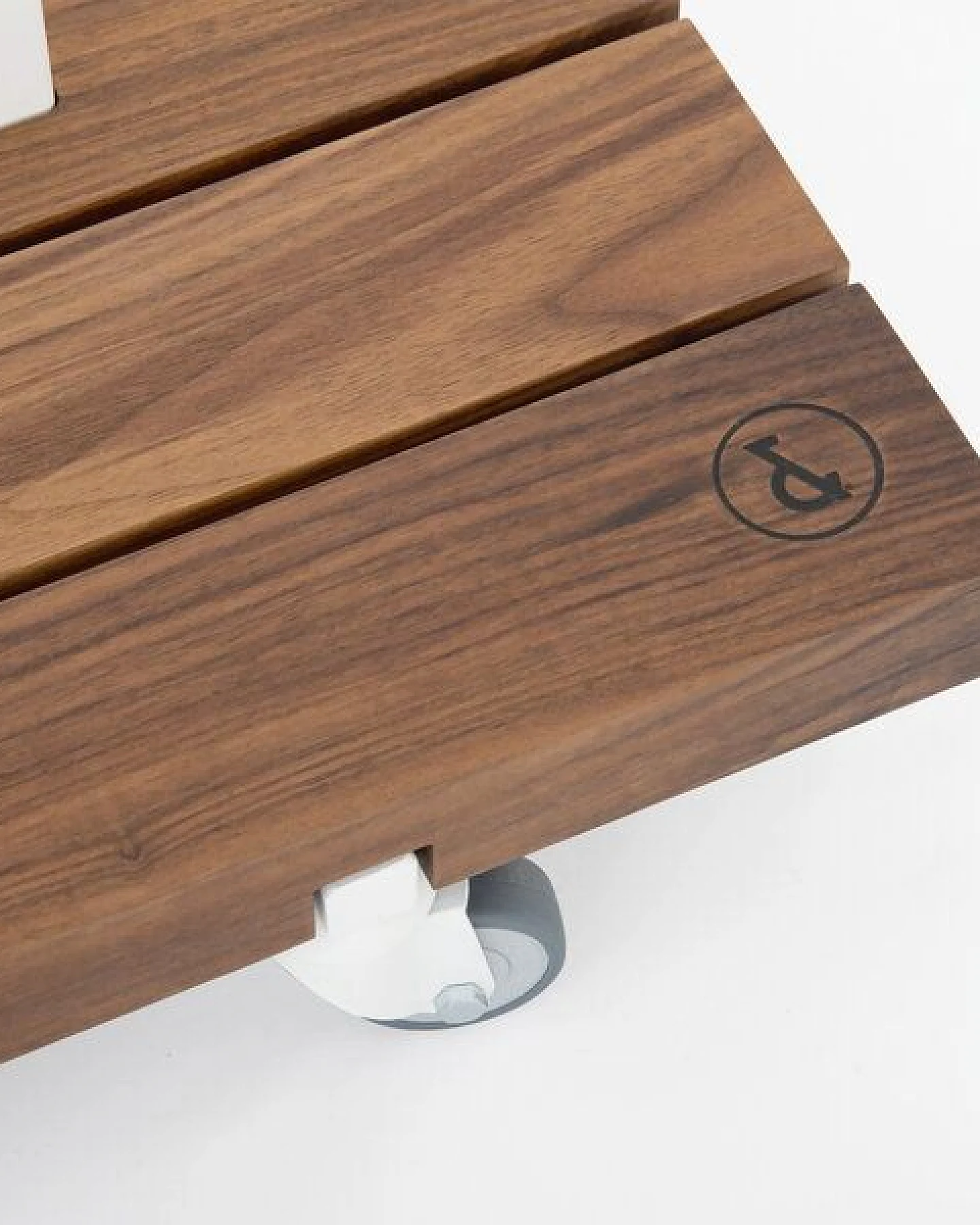 weld & co Kleiderstange Nussbaum 01 – Ansicht 3