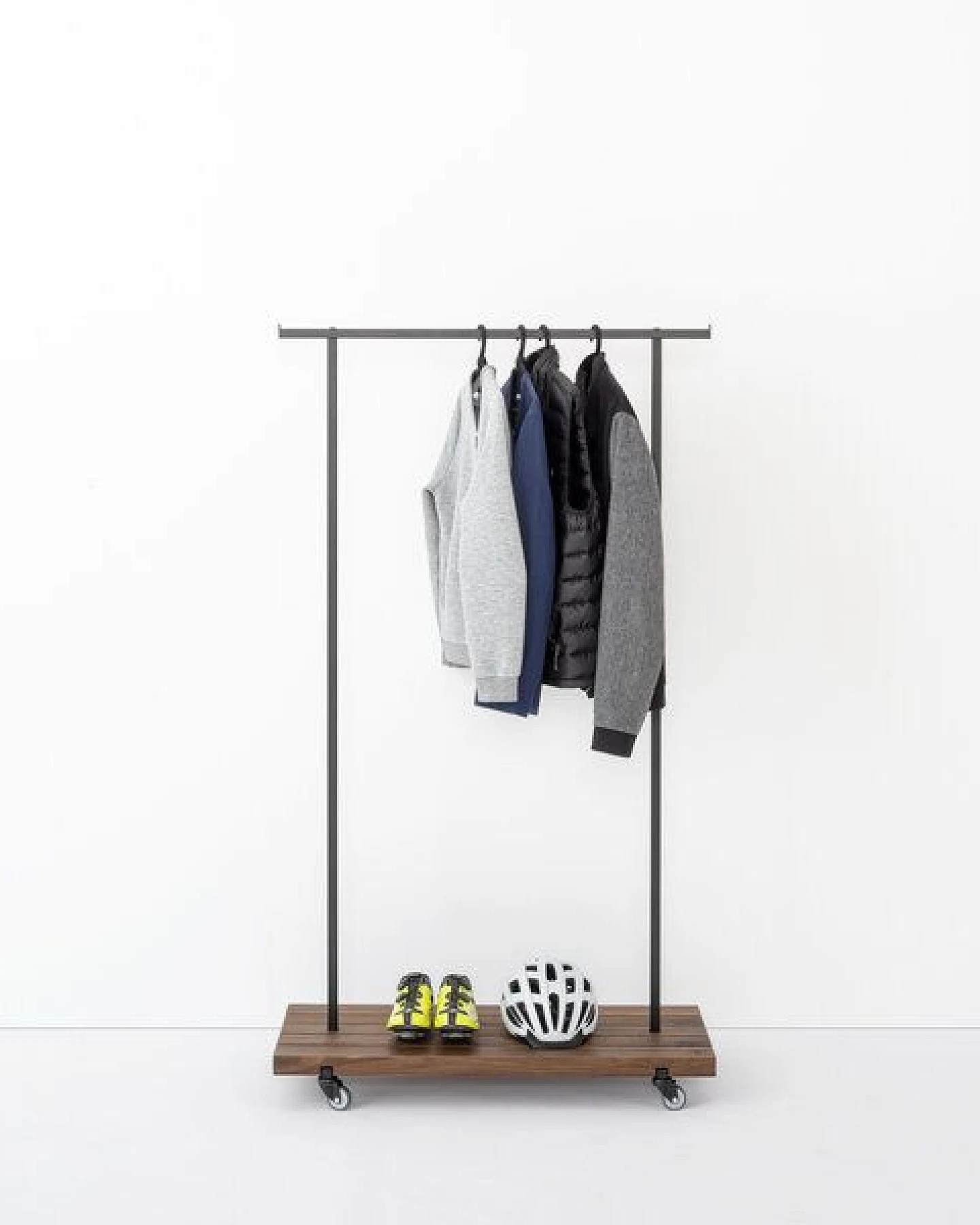 weld & co Kleiderstange Nussbaum 01 – Ansicht 4