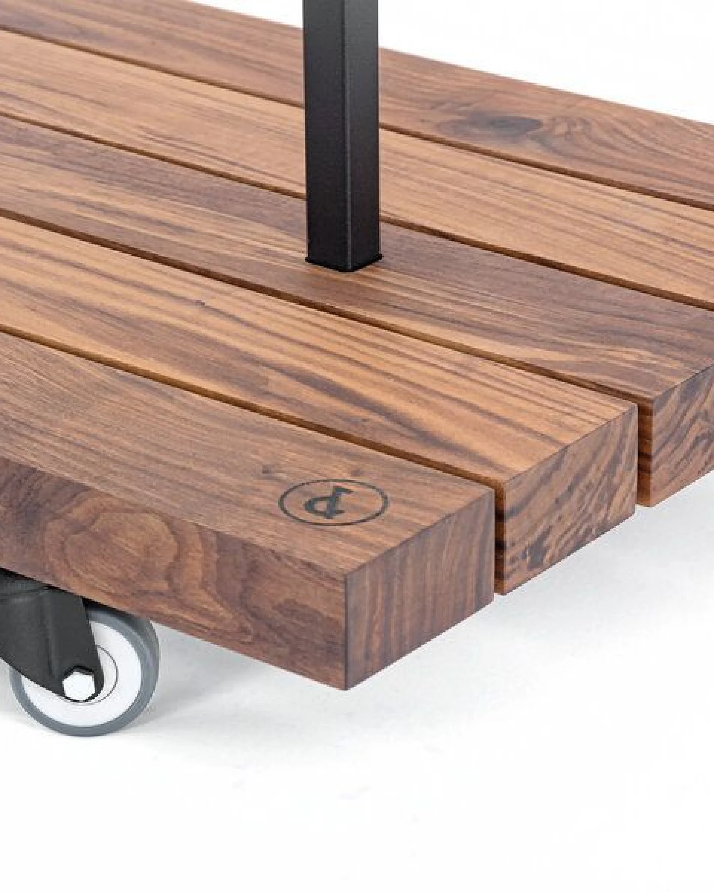 weld & co Kleiderstange Nussbaum 01 – Ansicht 3