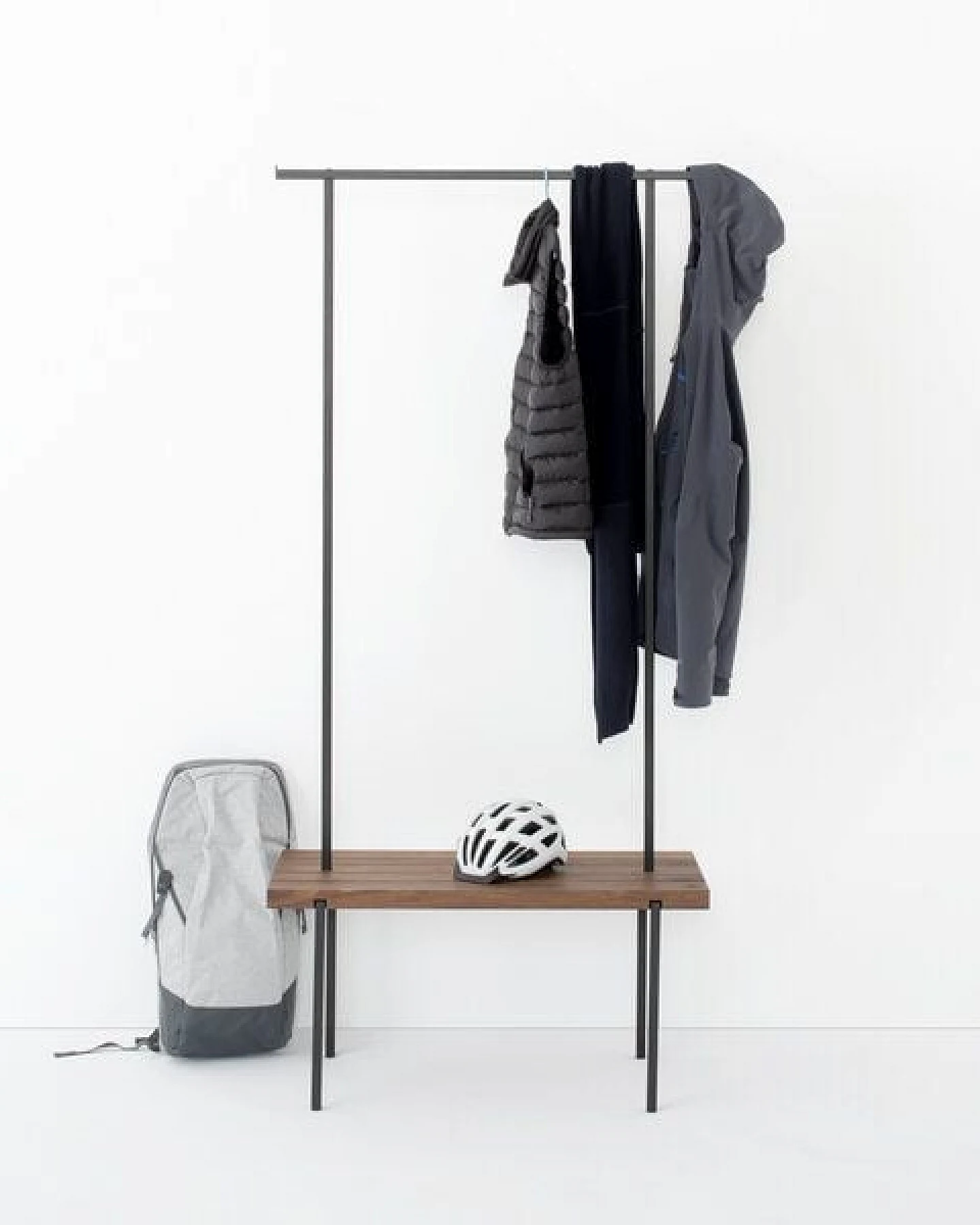 weld & co Garderobe Nussbaum 01 – Ansicht 2